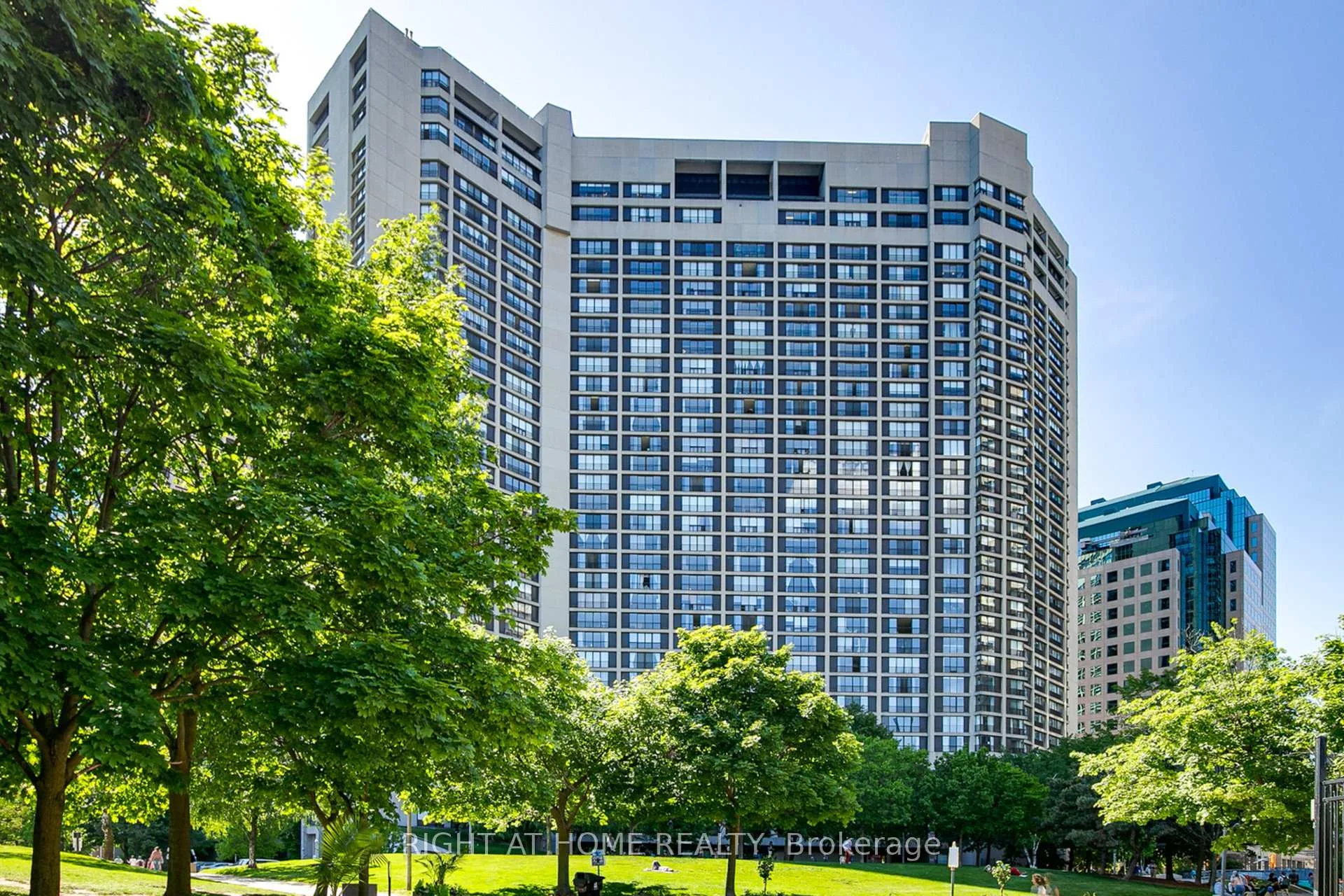 Photo 3 of Unit 2606, 33 Harbour Square, Toronto, Waterfront Communities — HOMEH
