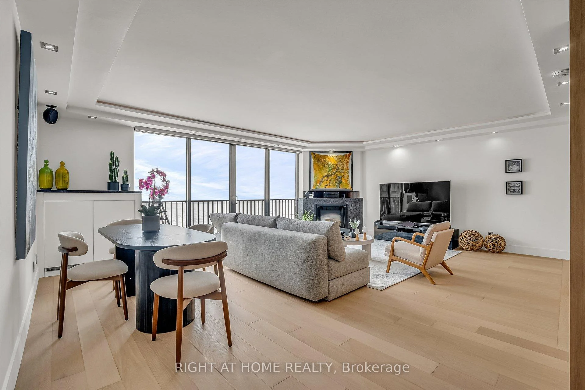 Photo 8 of Unit 2606, 33 Harbour Square, Toronto, Waterfront Communities — HOMEH
