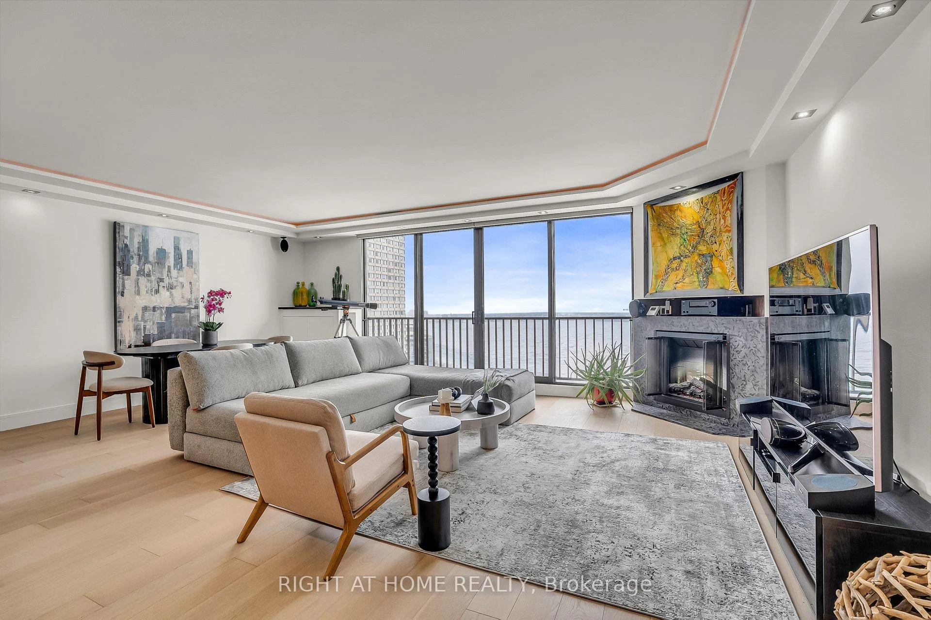 Photo 10 of Unit 2606, 33 Harbour Square, Toronto, Waterfront Communities — HOMEH