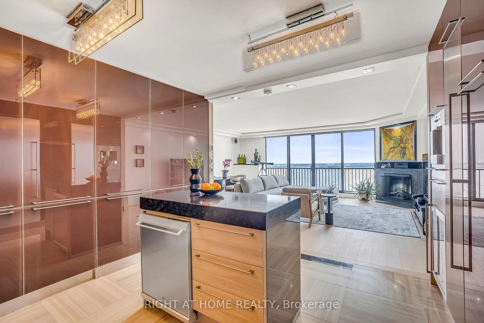 Photo 14 of Unit 2606, 33 Harbour Square, Toronto, Waterfront Communities — HOMEH