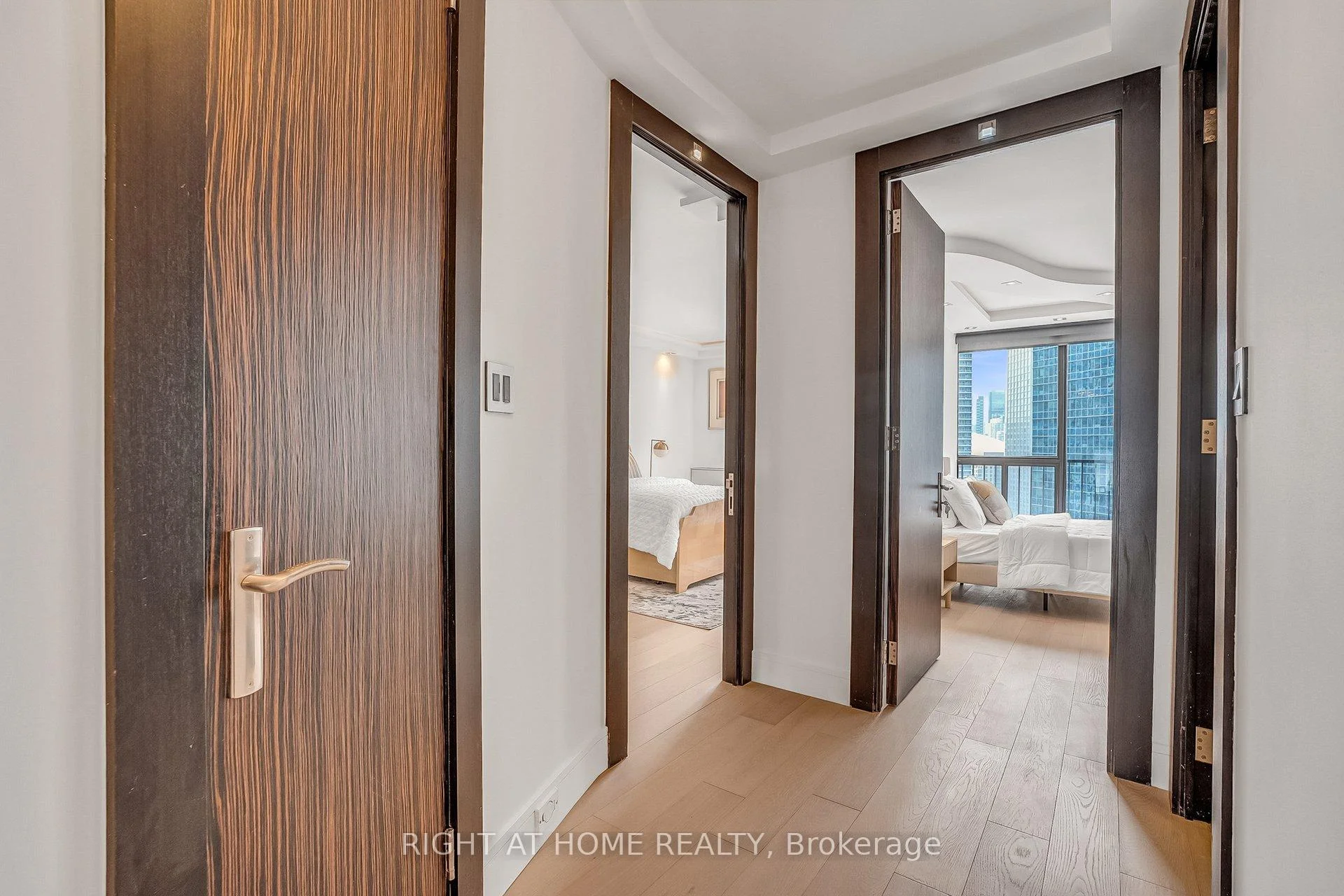 Photo 16 of Unit 2606, 33 Harbour Square, Toronto, Waterfront Communities — HOMEH