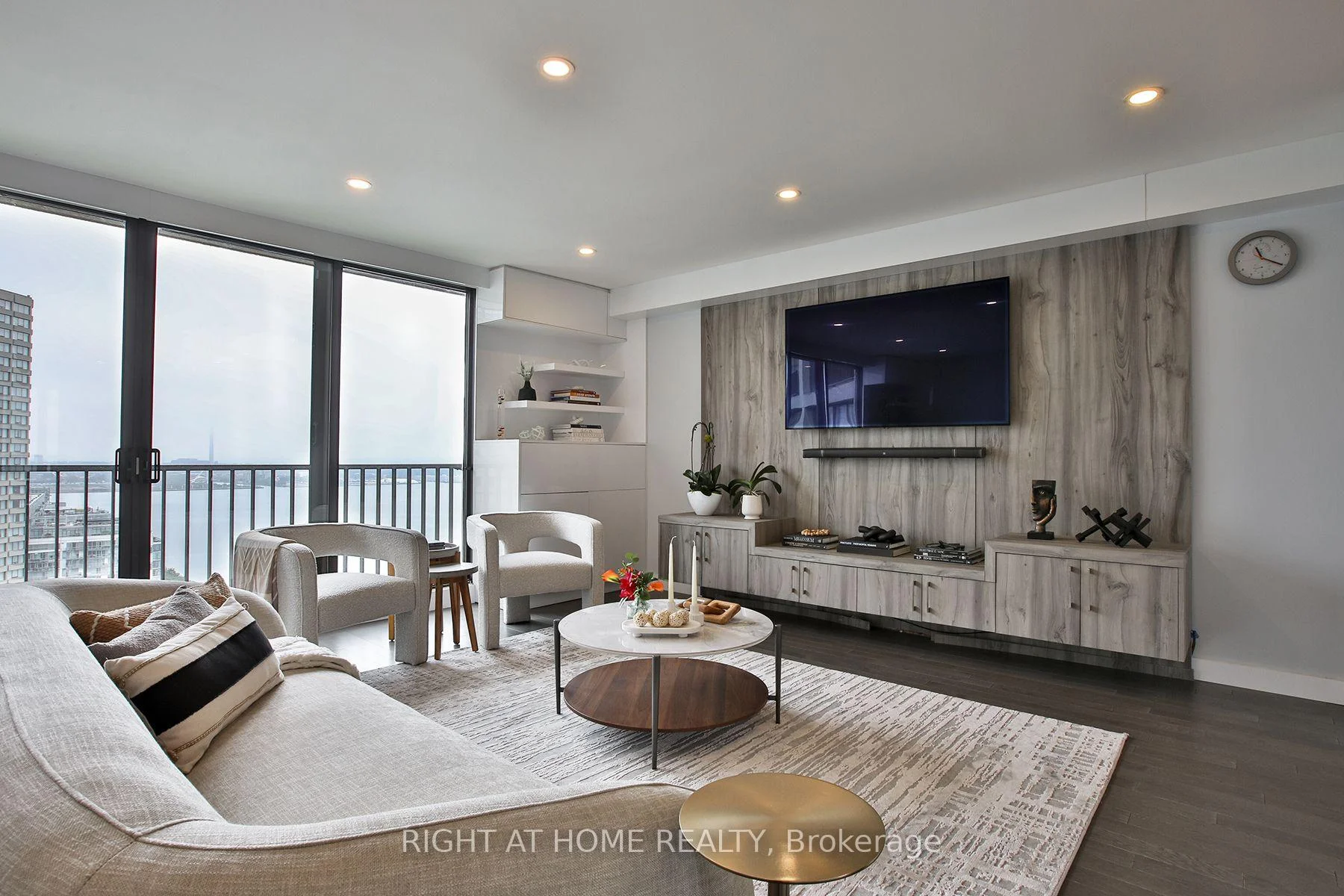 Photo 41 of Unit 2606, 33 Harbour Square, Toronto, Waterfront Communities — HOMEH