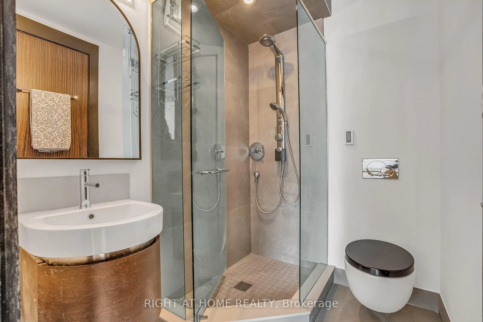 Photo 64 of Unit 2606, 33 Harbour Square, Toronto, Waterfront Communities — HOMEH