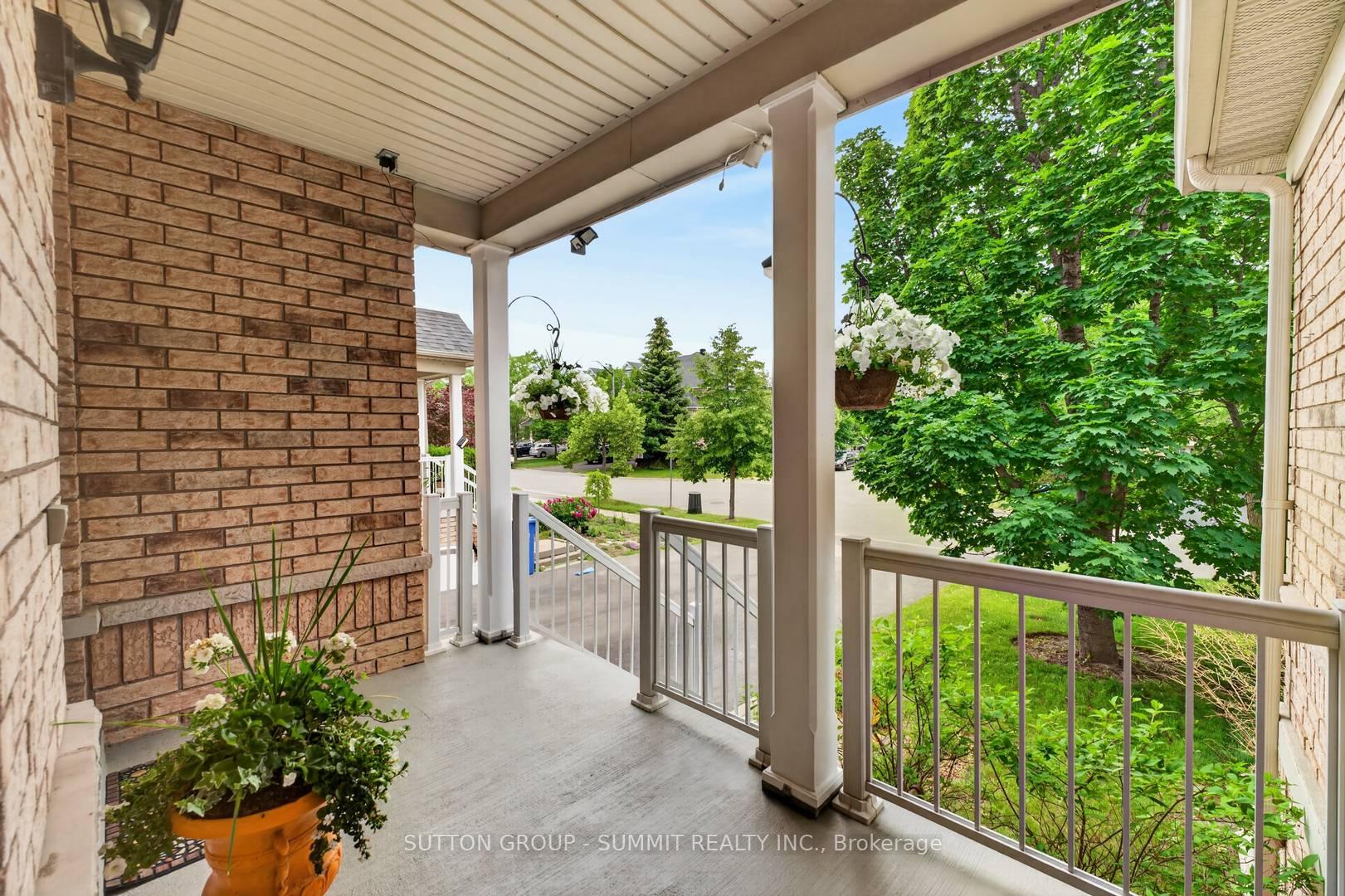 Photo 3 of 187 Kirkvalley Crescent, Aurora, Bayview Wellington — HOMEH