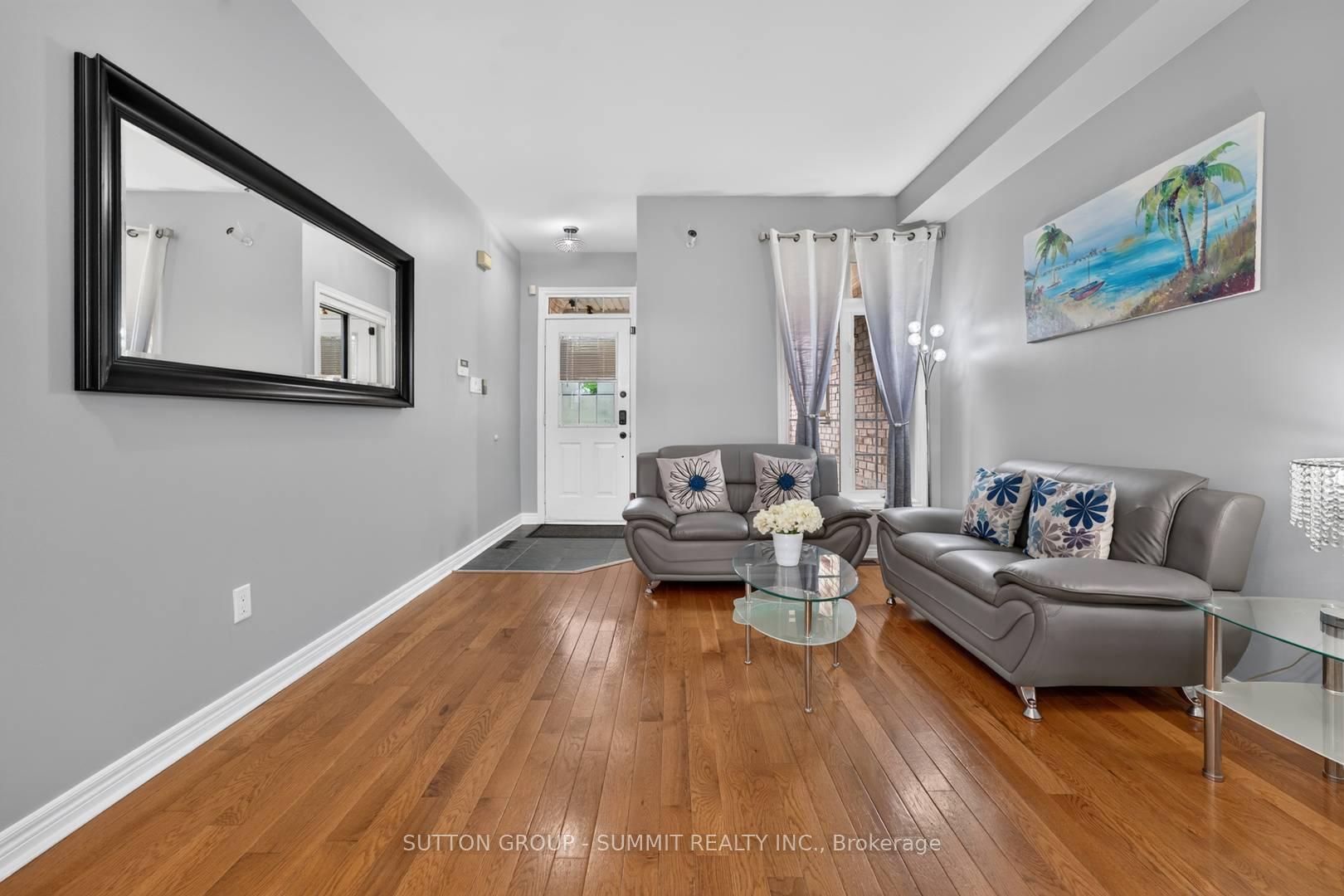 Photo 6 of 187 Kirkvalley Crescent, Aurora, Bayview Wellington — HOMEH