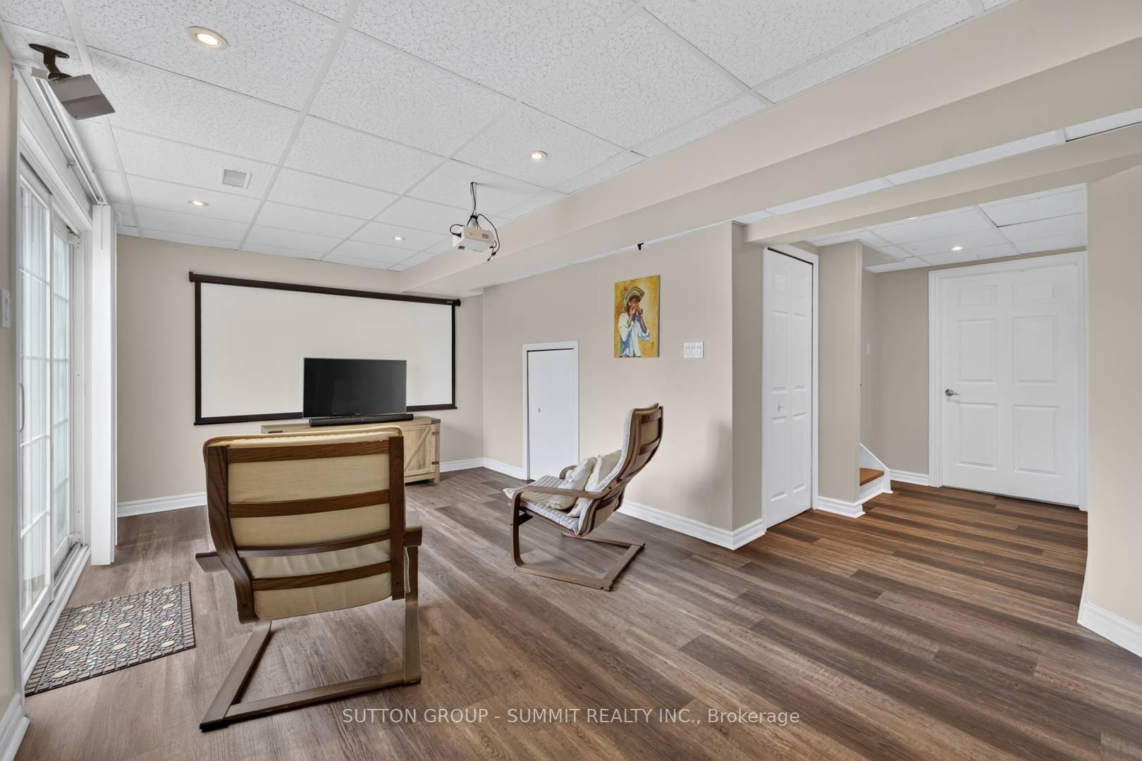 Photo 32 of 187 Kirkvalley Crescent, Aurora, Bayview Wellington — HOMEH