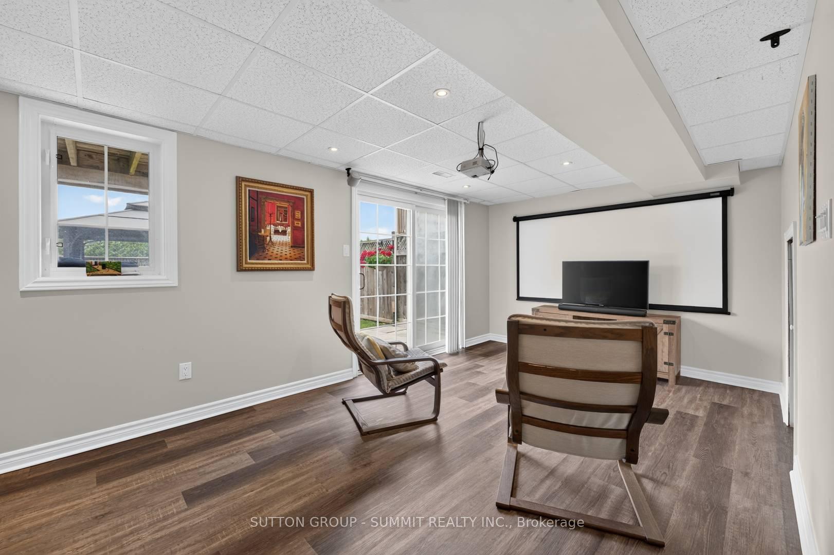 Photo 33 of 187 Kirkvalley Crescent, Aurora, Bayview Wellington — HOMEH