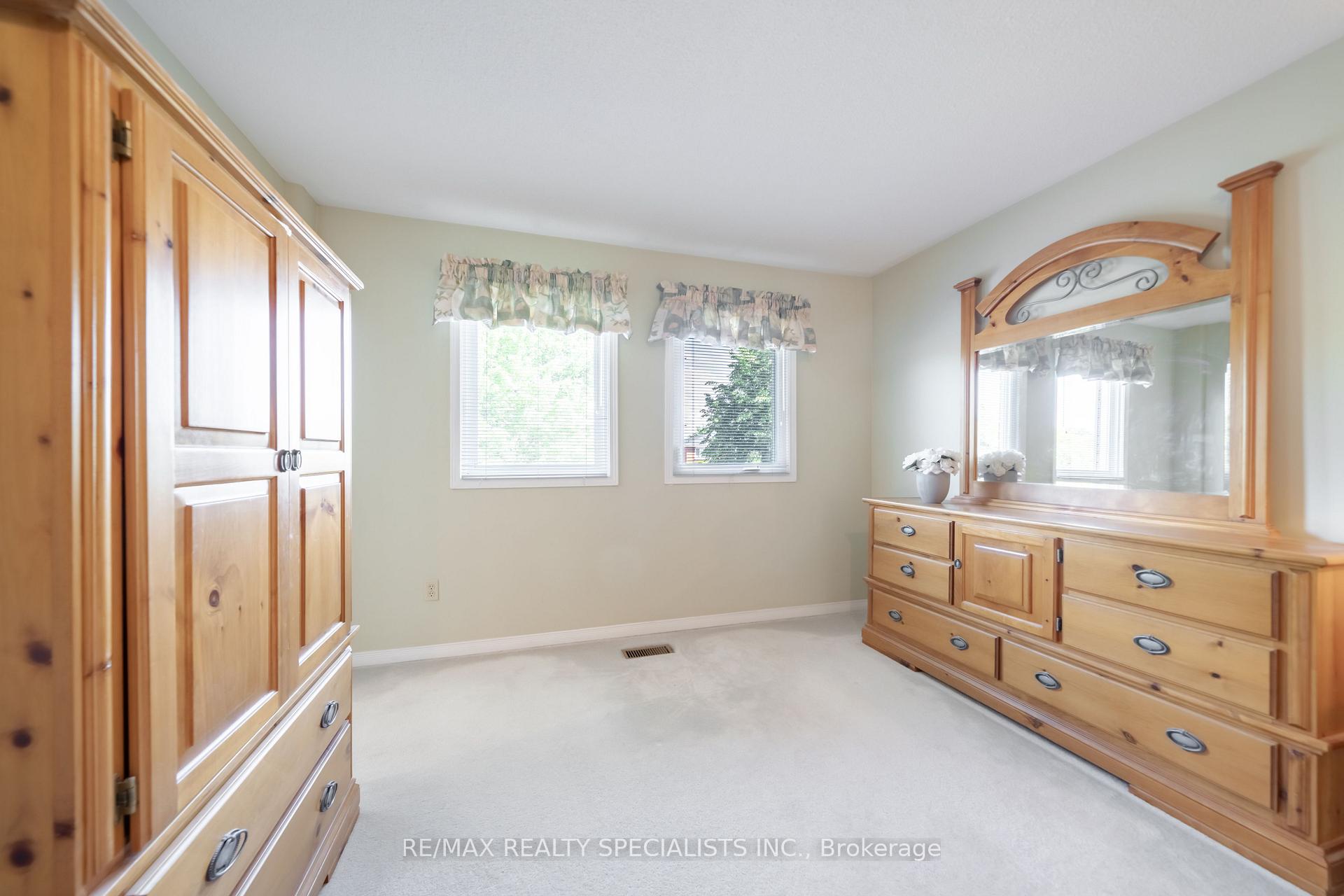 Photo 17 of 1311 Greenridge Circle, Oakville, Glen Abbey — HOMEH
