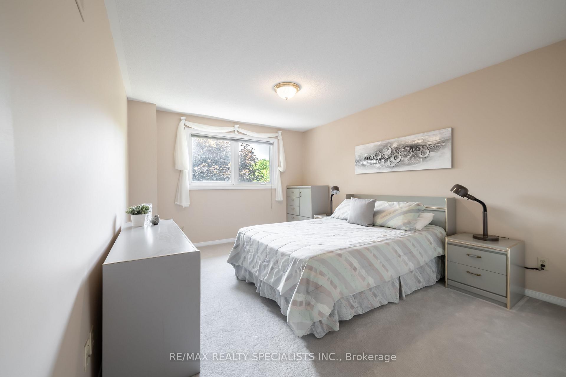 Photo 21 of 1311 Greenridge Circle, Oakville, Glen Abbey — HOMEH