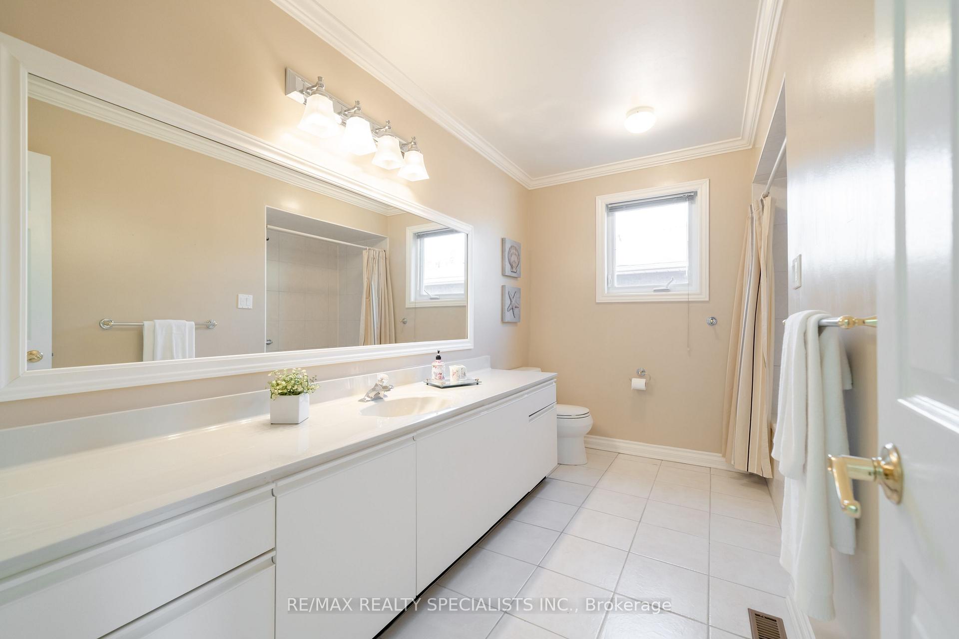 Photo 22 of 1311 Greenridge Circle, Oakville, Glen Abbey — HOMEH