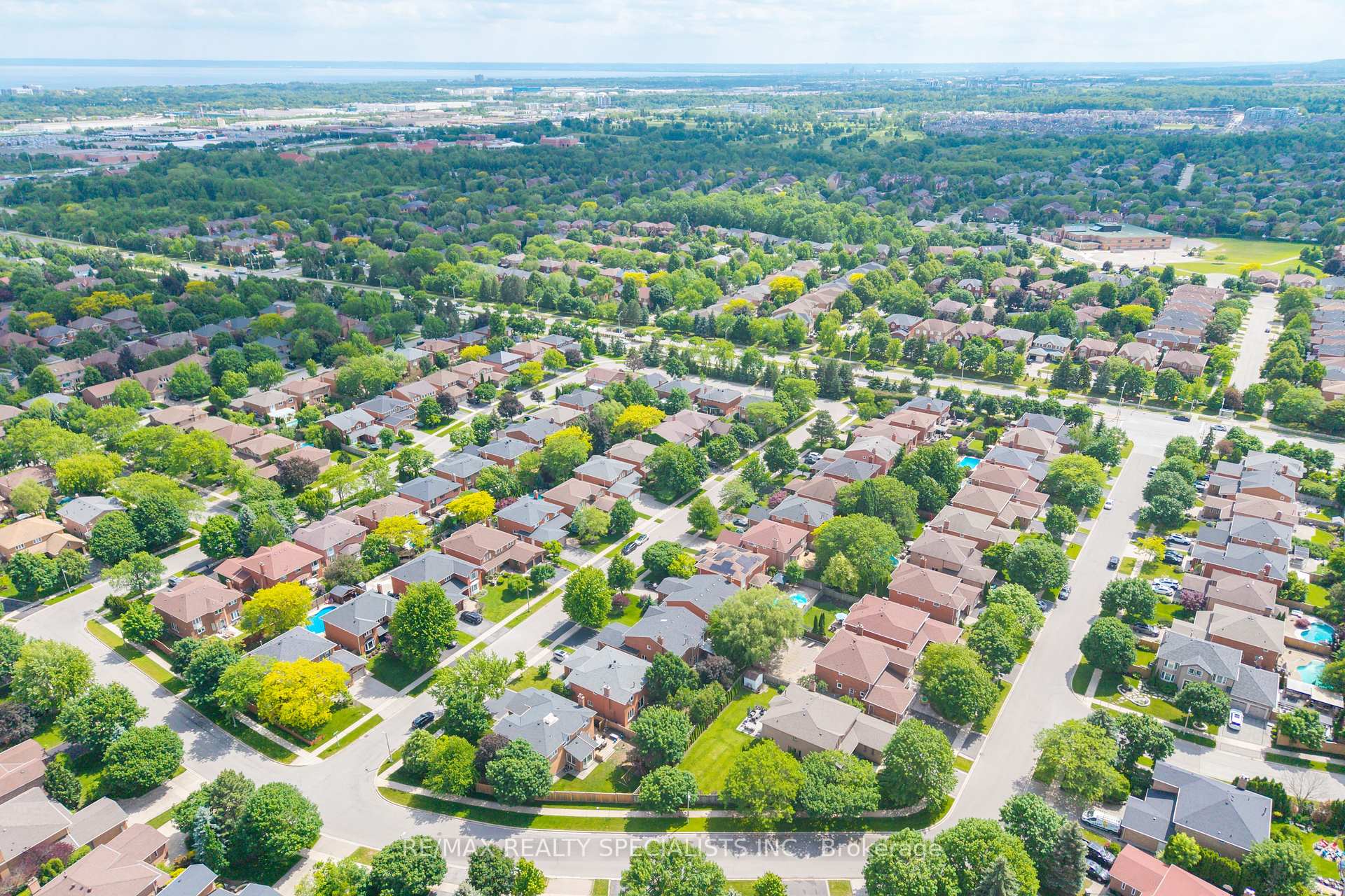 Photo 33 of 1311 Greenridge Circle, Oakville, Glen Abbey — HOMEH