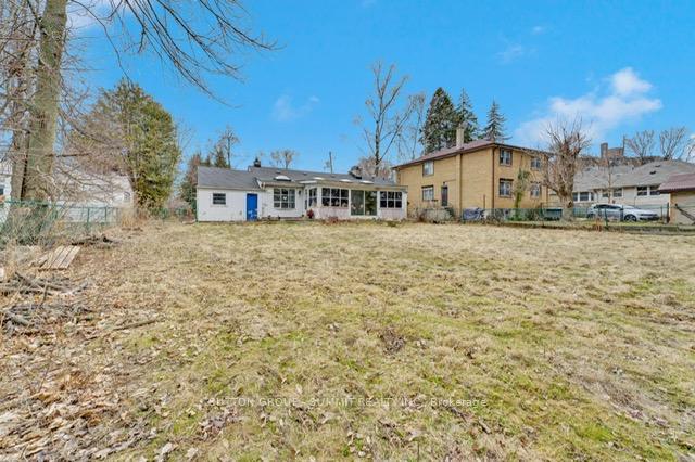 Photo 14 of 17 Ben Machree Drive, Mississauga, Port Credit — HOMEH