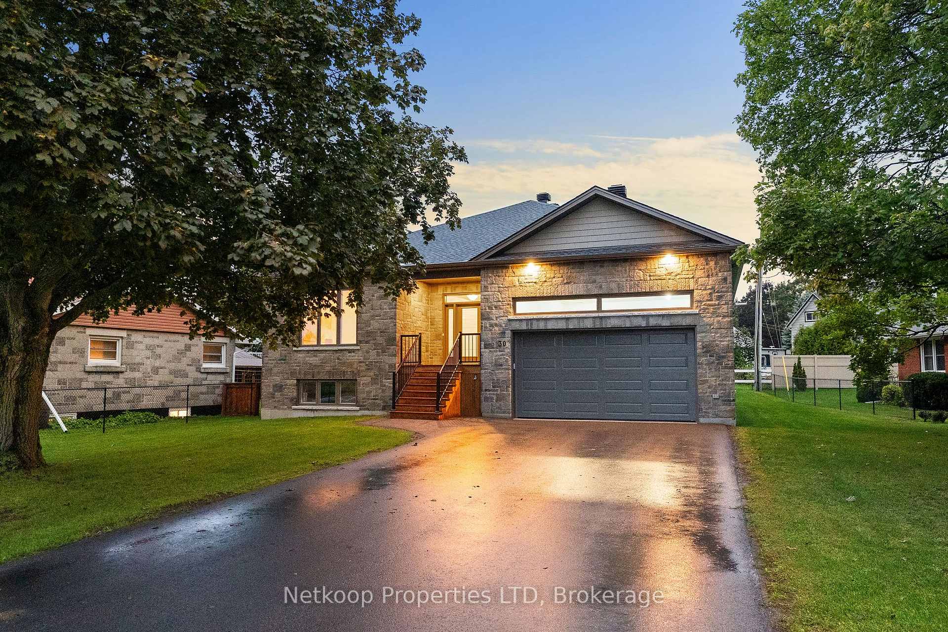 Photo 2 of 30 Lakeview Drive, South Dundas, Iroquois — HOMEH