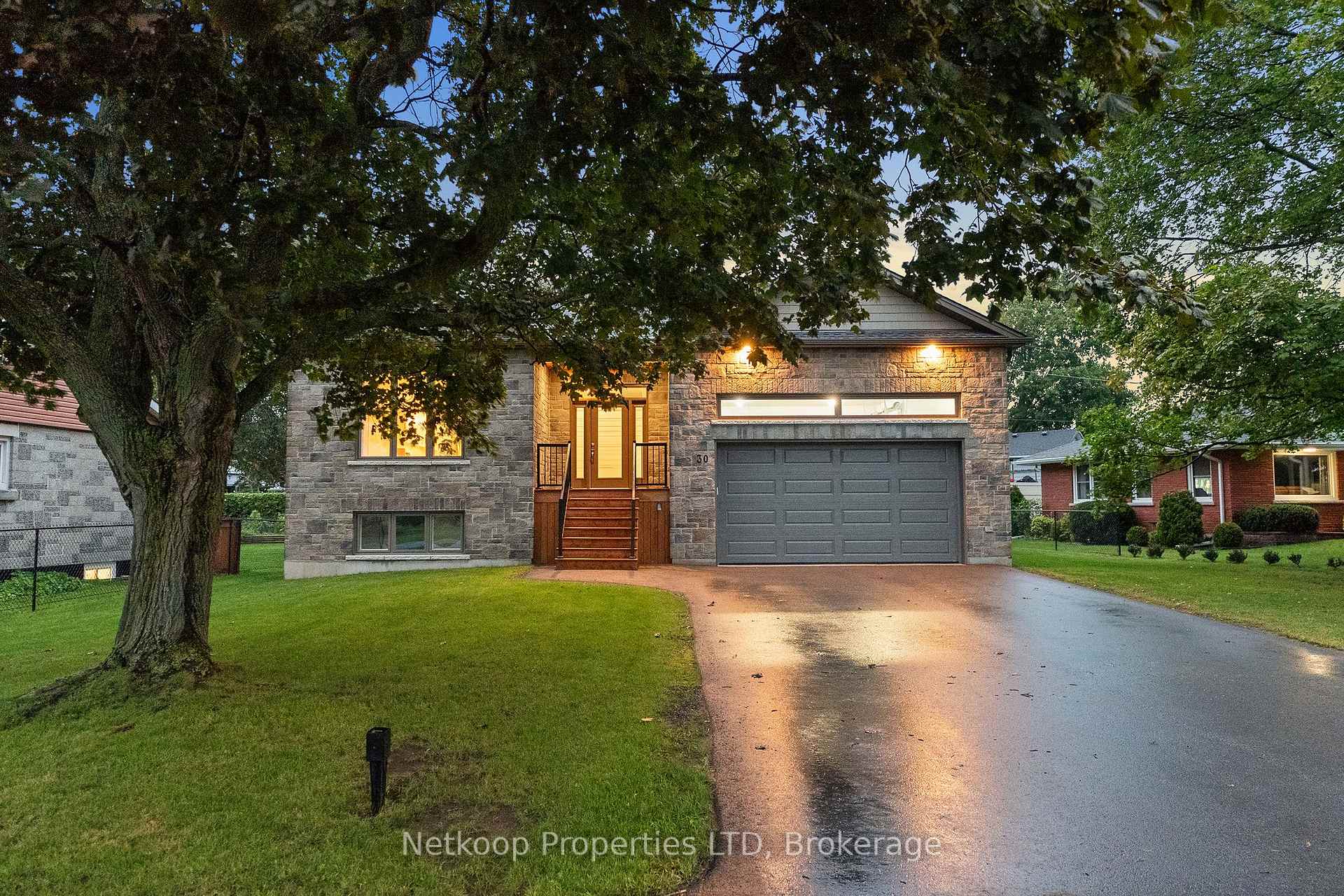 Photo 3 of 30 Lakeview Drive, South Dundas, Iroquois — HOMEH
