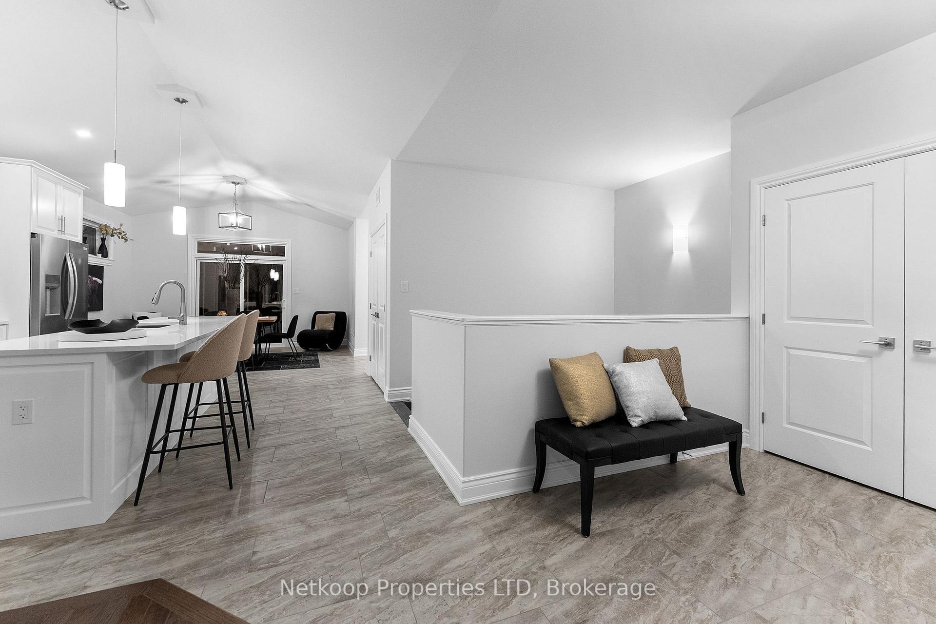 Photo 15 of 30 Lakeview Drive, South Dundas, Iroquois — HOMEH
