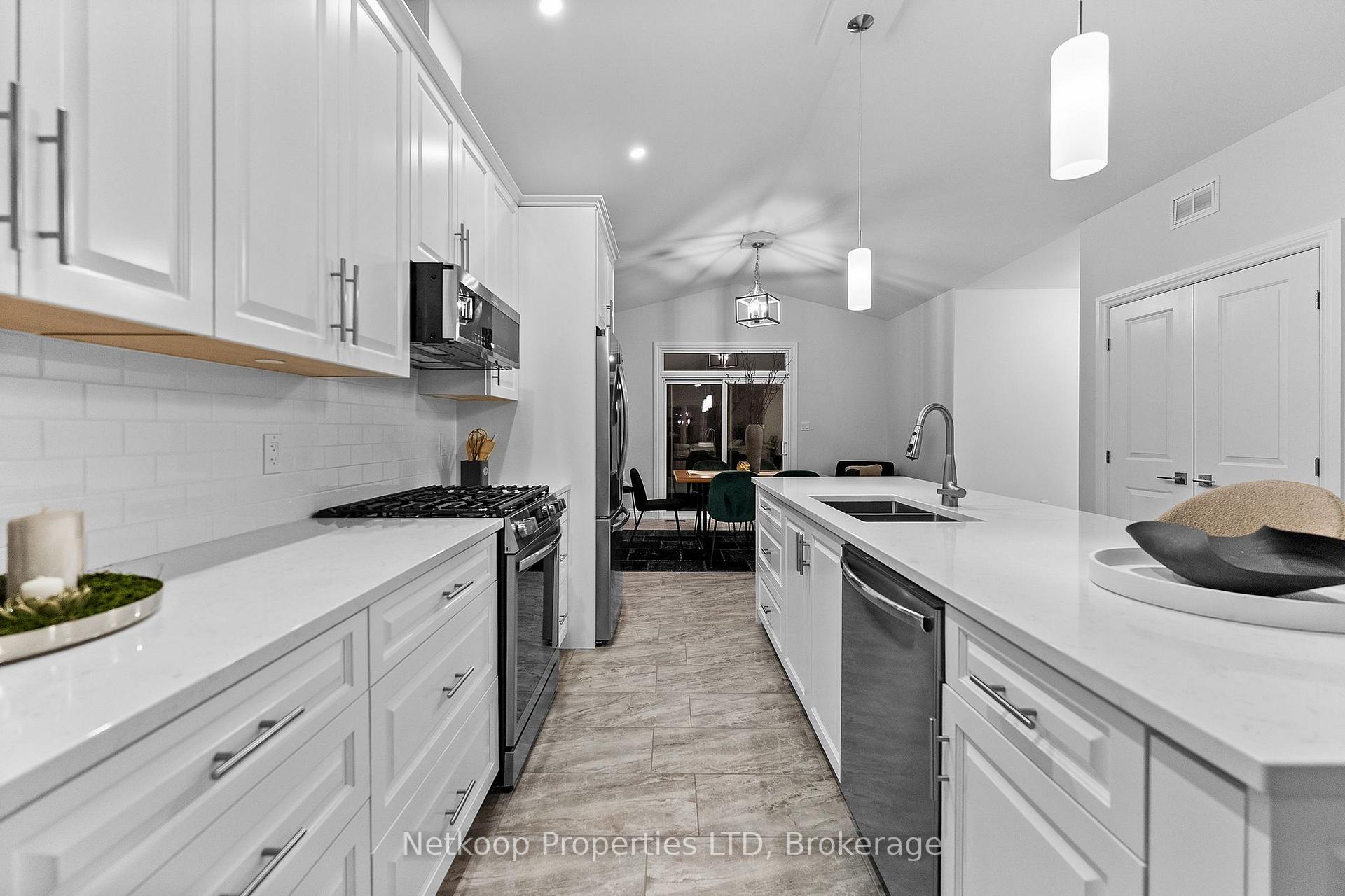 Photo 19 of 30 Lakeview Drive, South Dundas, Iroquois — HOMEH