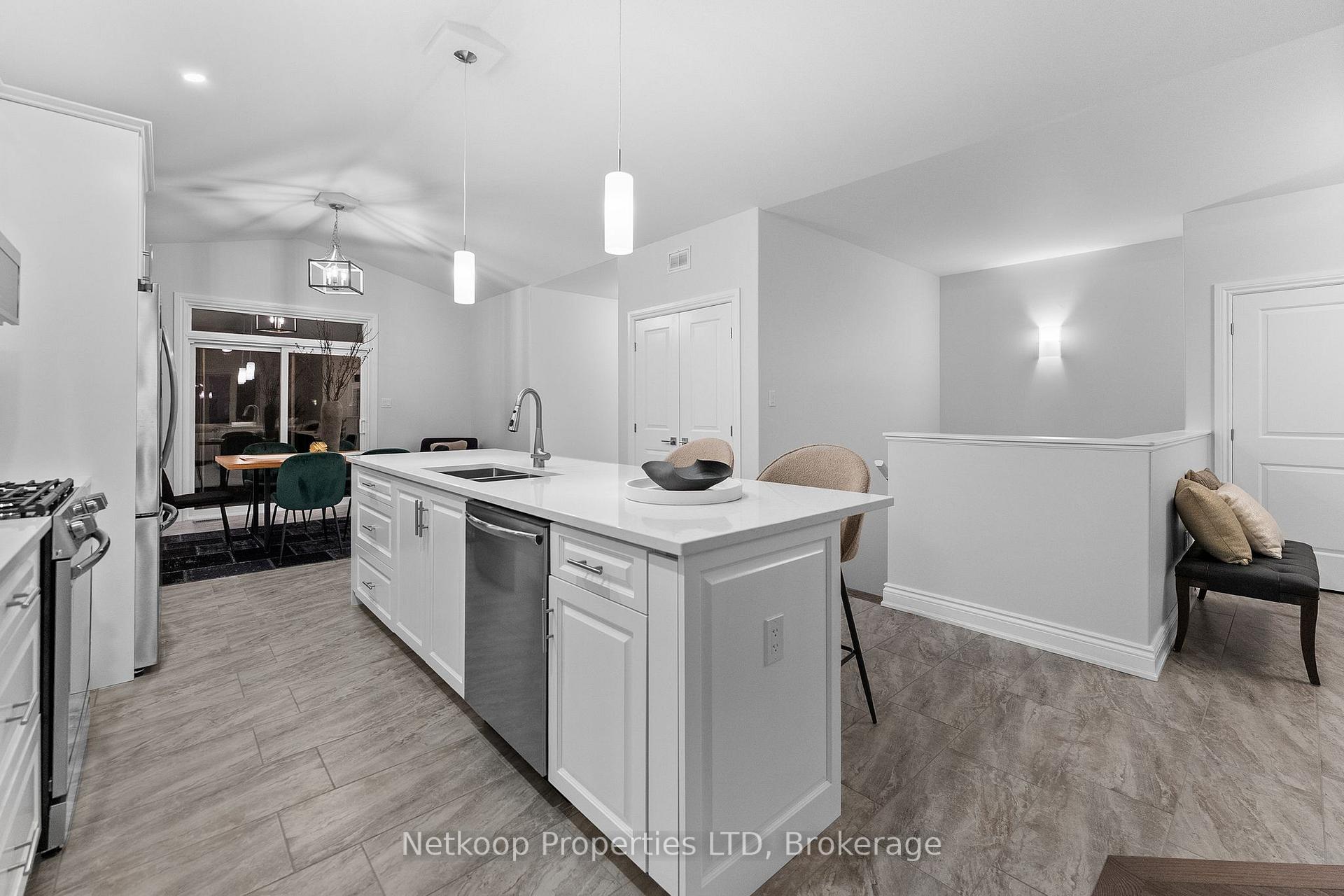 Photo 22 of 30 Lakeview Drive, South Dundas, Iroquois — HOMEH