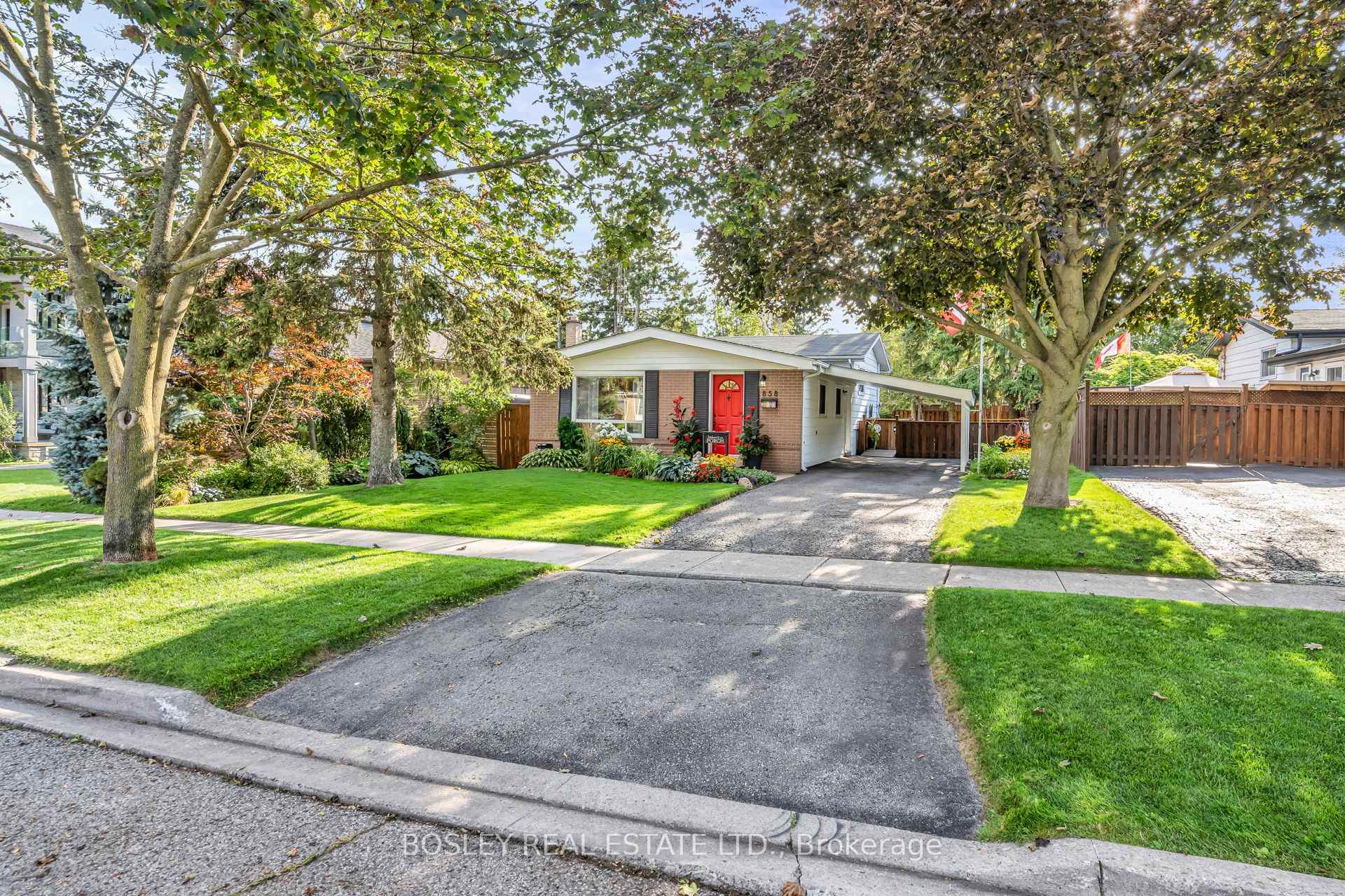 Photo 2 of 858 Modlin Road, Pickering, Bay Ridges — HOMEH