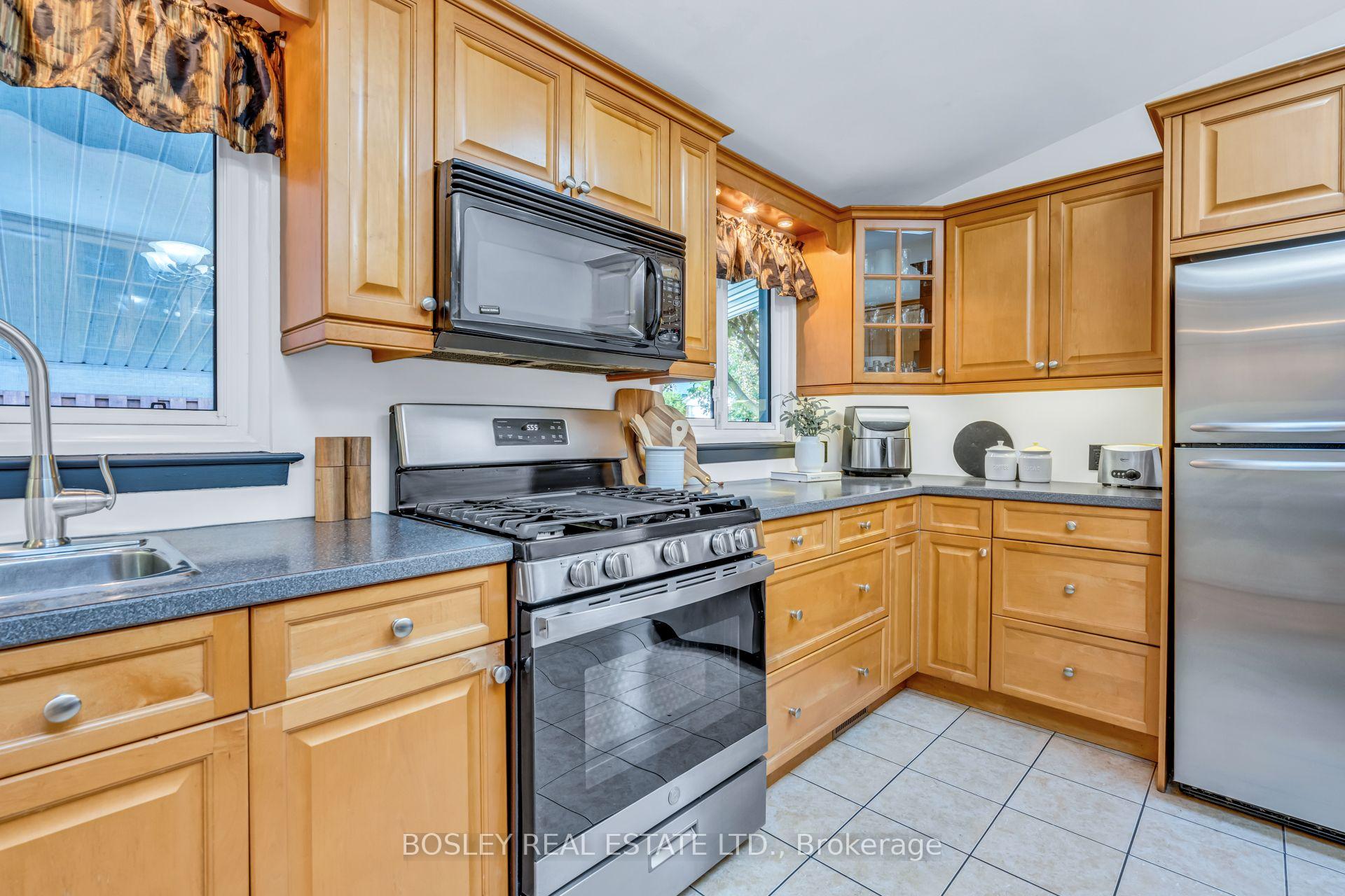 Photo 17 of 858 Modlin Road, Pickering, Bay Ridges — HOMEH