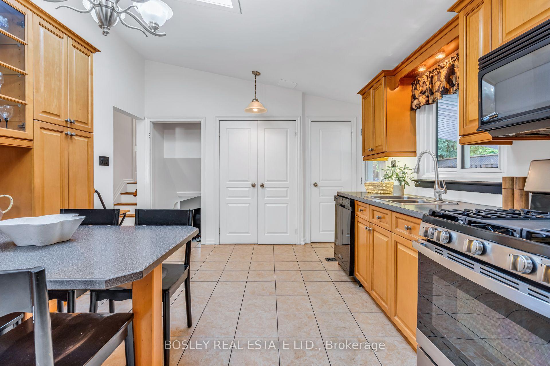 Photo 19 of 858 Modlin Road, Pickering, Bay Ridges — HOMEH