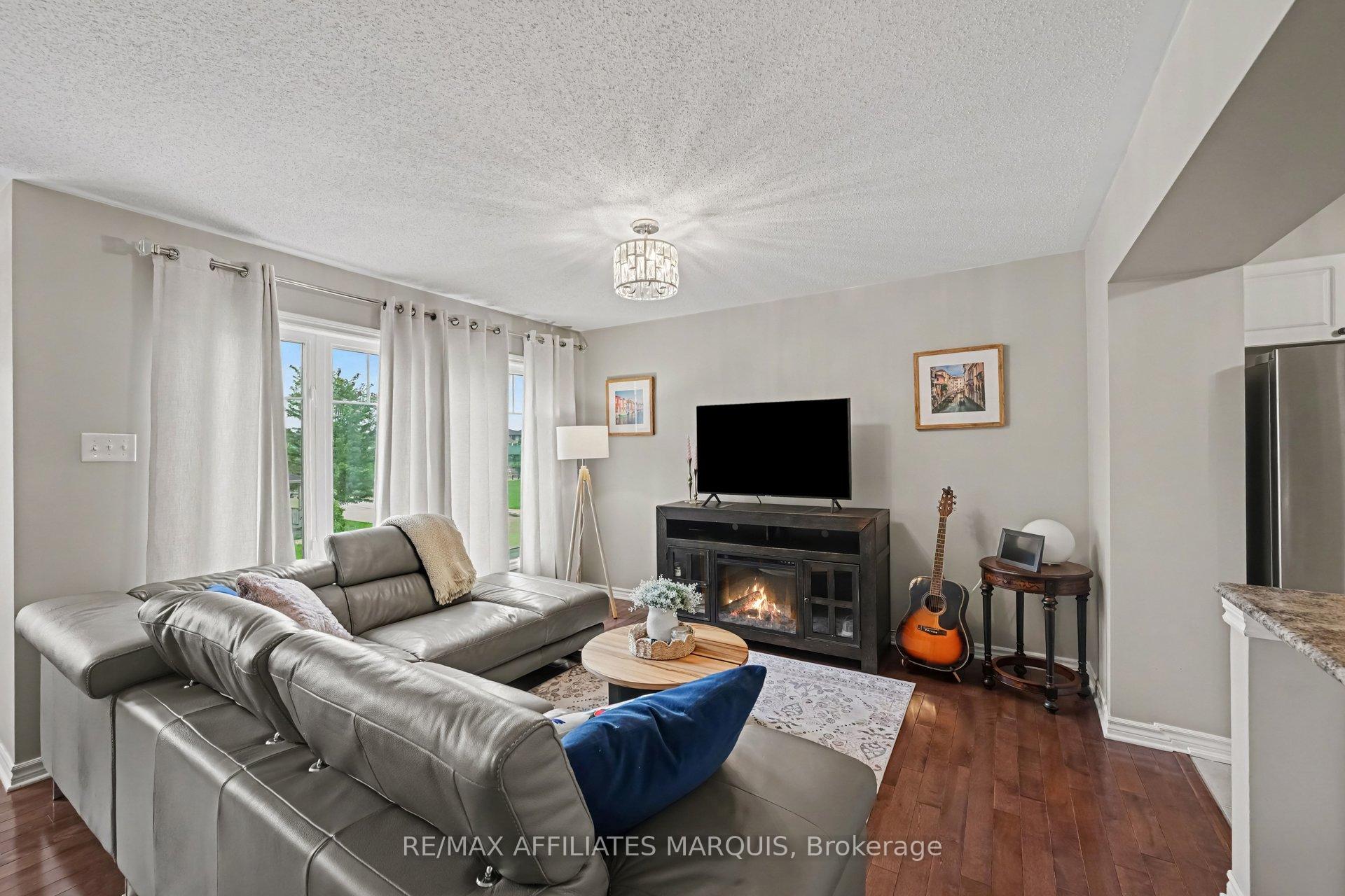 Photo 4 of 2423 Nutgrove Avenue, Ottawa, Barrhaven - Half Moon Bay — HOMEH