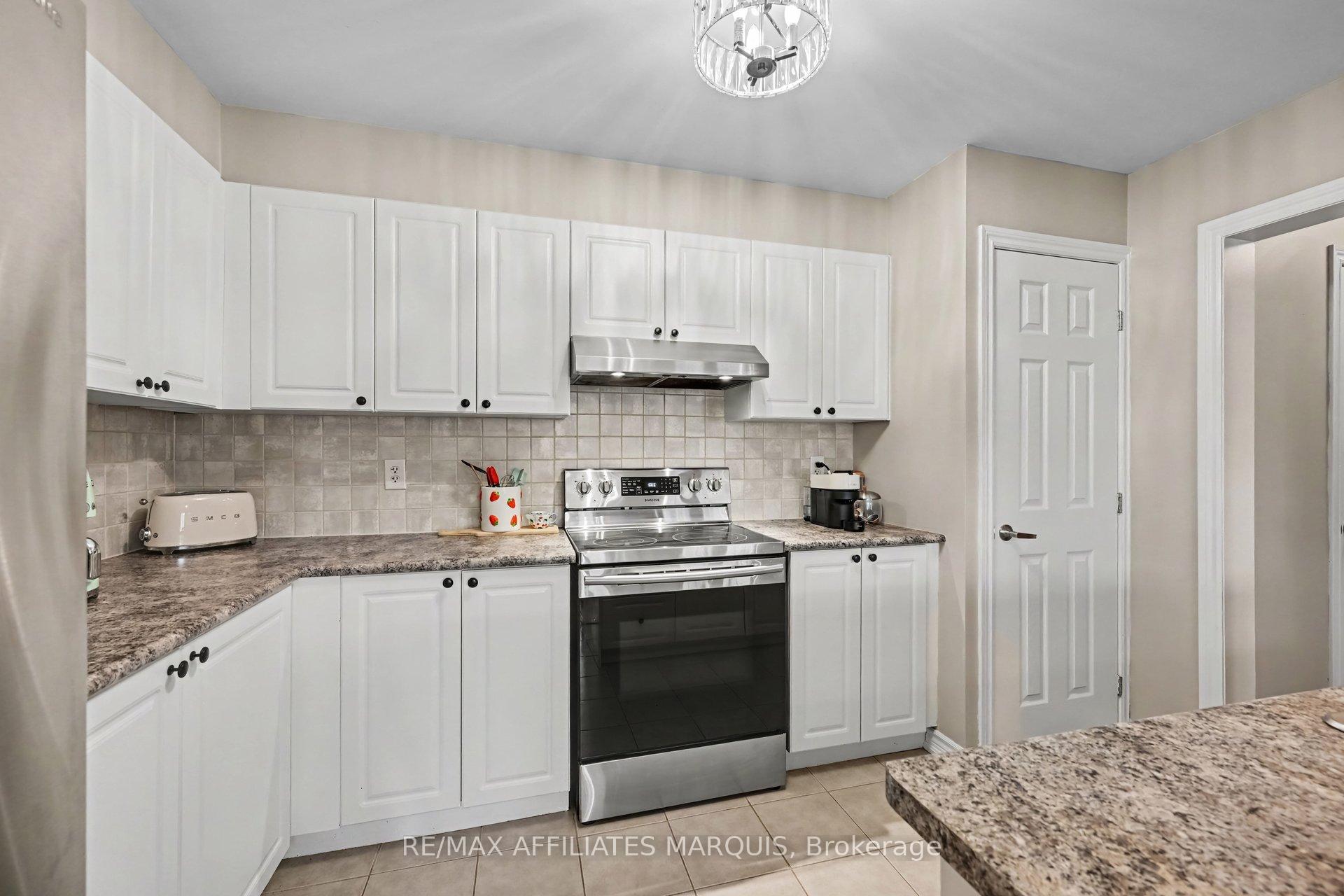 Photo 10 of 2423 Nutgrove Avenue, Ottawa, Barrhaven - Half Moon Bay — HOMEH