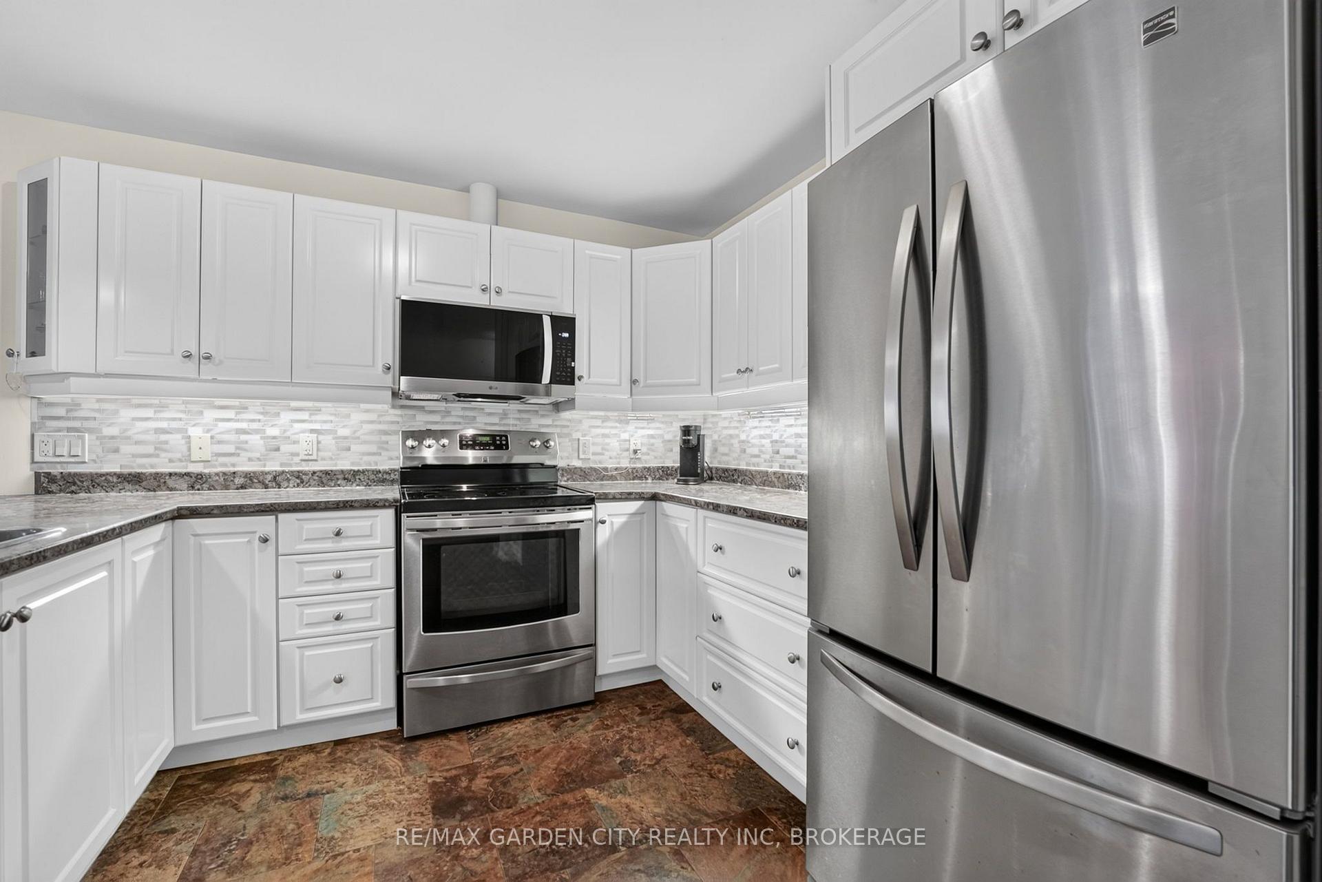 Photo 8 of 3973 Sunset Lane, Lincoln, Lincoln-Jordan/Vineland — HOMEH