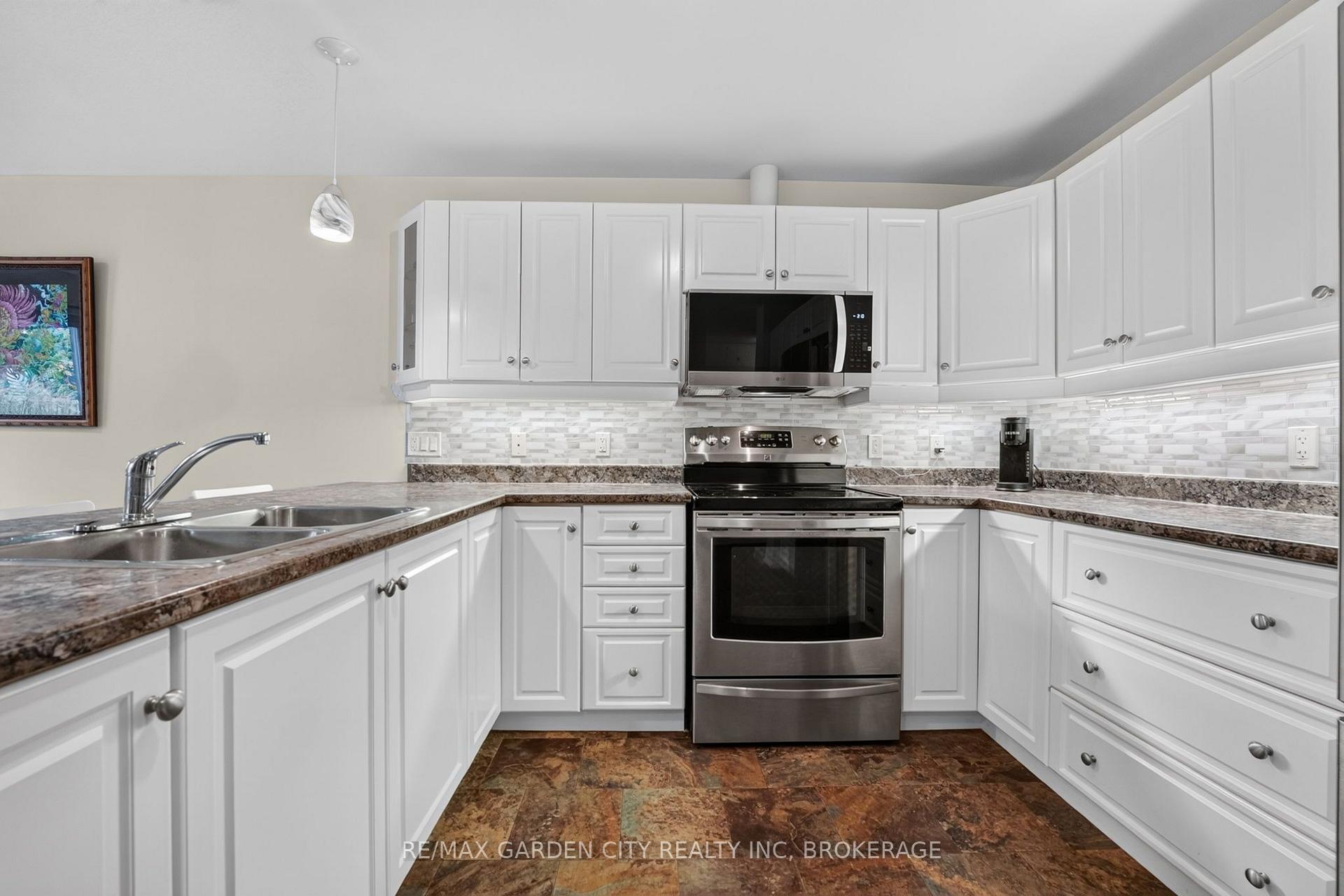 Photo 10 of 3973 Sunset Lane, Lincoln, Lincoln-Jordan/Vineland — HOMEH