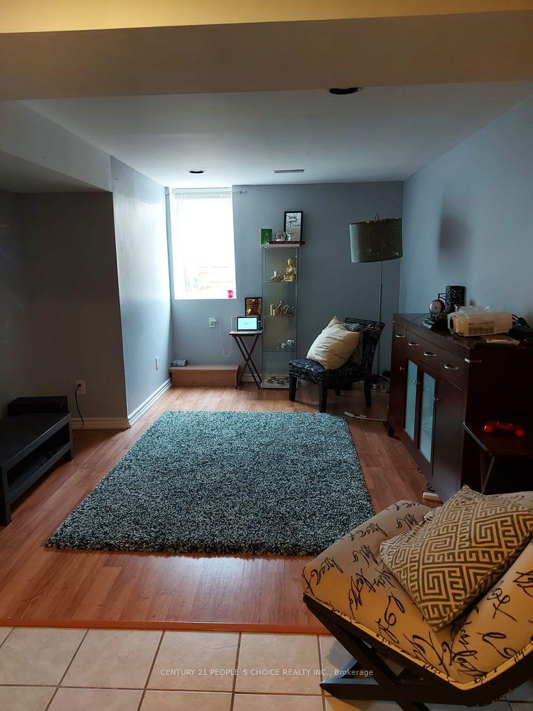 Photo 19 of 57 Fallstar Crescent, Brampton, Fletcher's Meadow — HOMEH