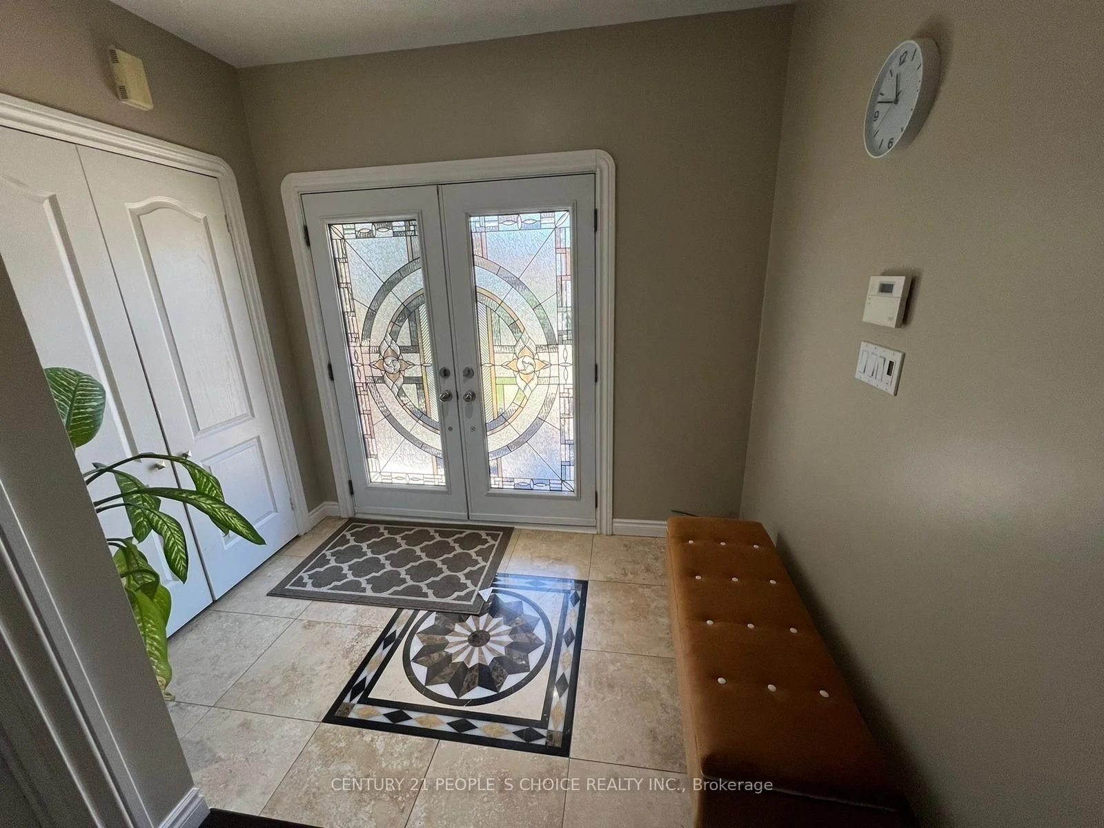 Photo 3 of 57 Fallstar Crescent, Brampton, Fletcher's Meadow — HOMEH