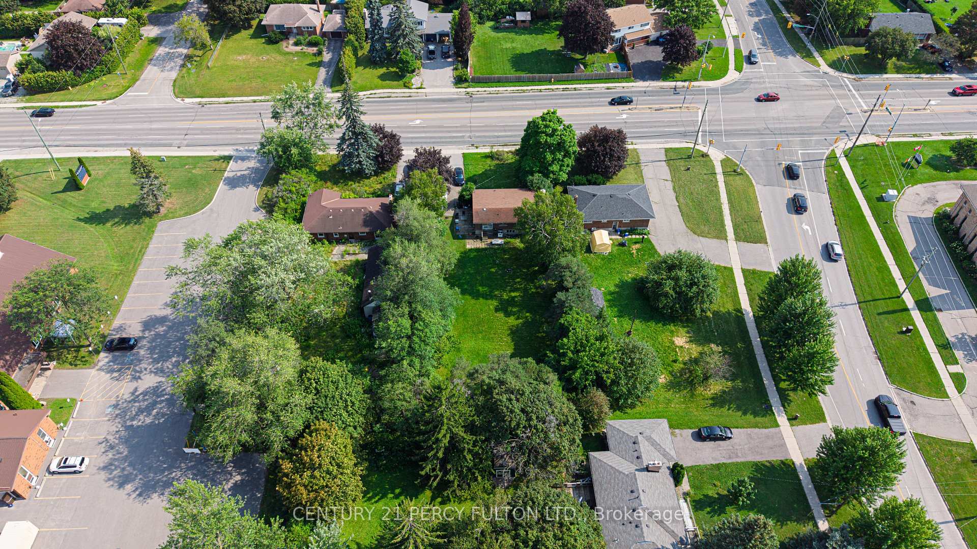 Photo 11 of 1910 Rossland Road E, Whitby, Rolling Acres — HOMEH