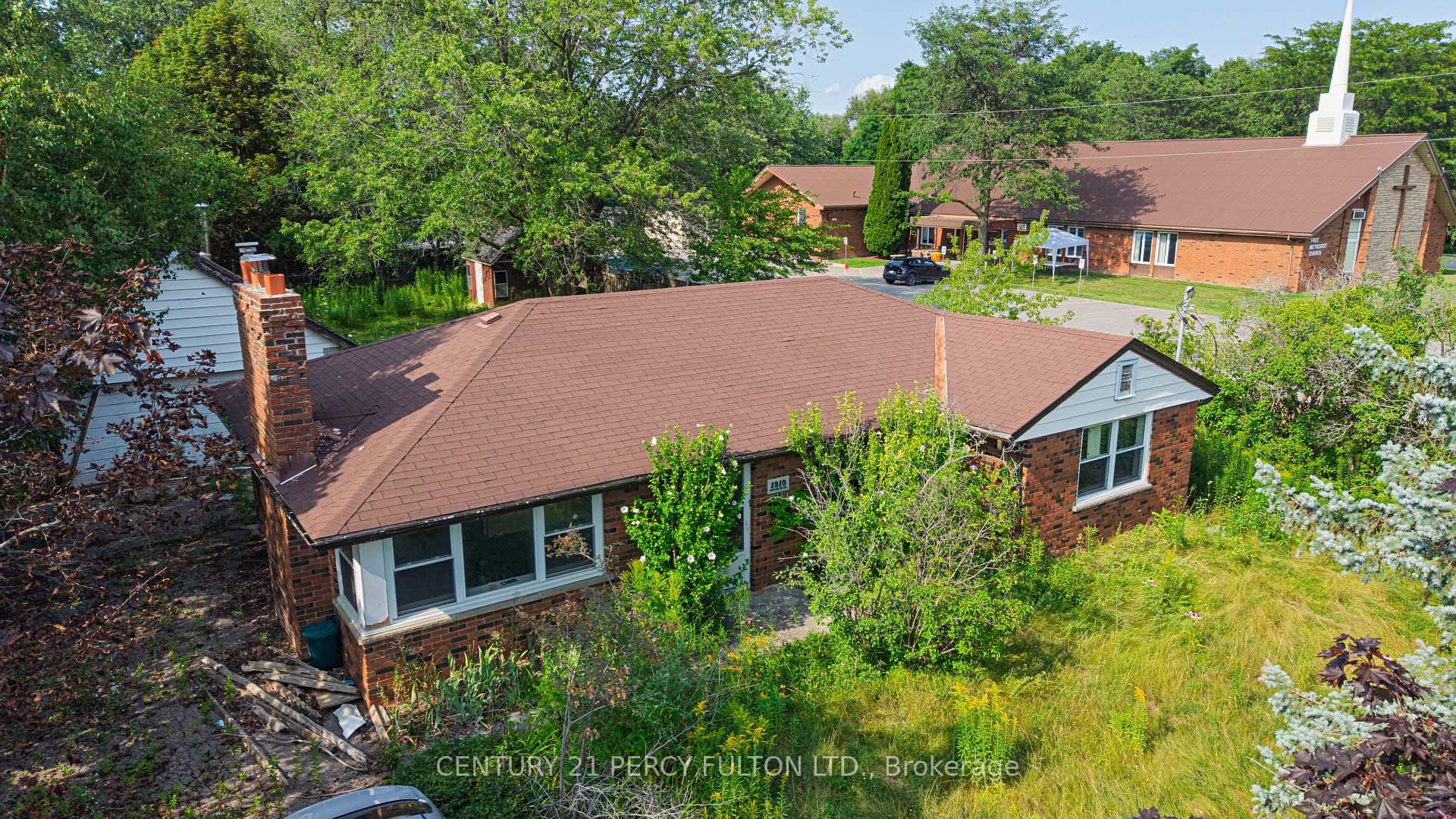 Photo 23 of 1910 Rossland Road E, Whitby, Rolling Acres — HOMEH