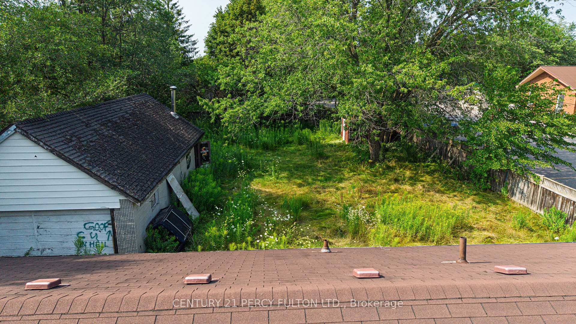 Photo 24 of 1910 Rossland Road E, Whitby, Rolling Acres — HOMEH
