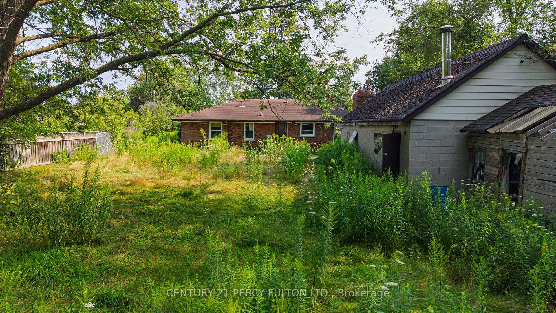 Photo 25 of 1910 Rossland Road E, Whitby, Rolling Acres — HOMEH