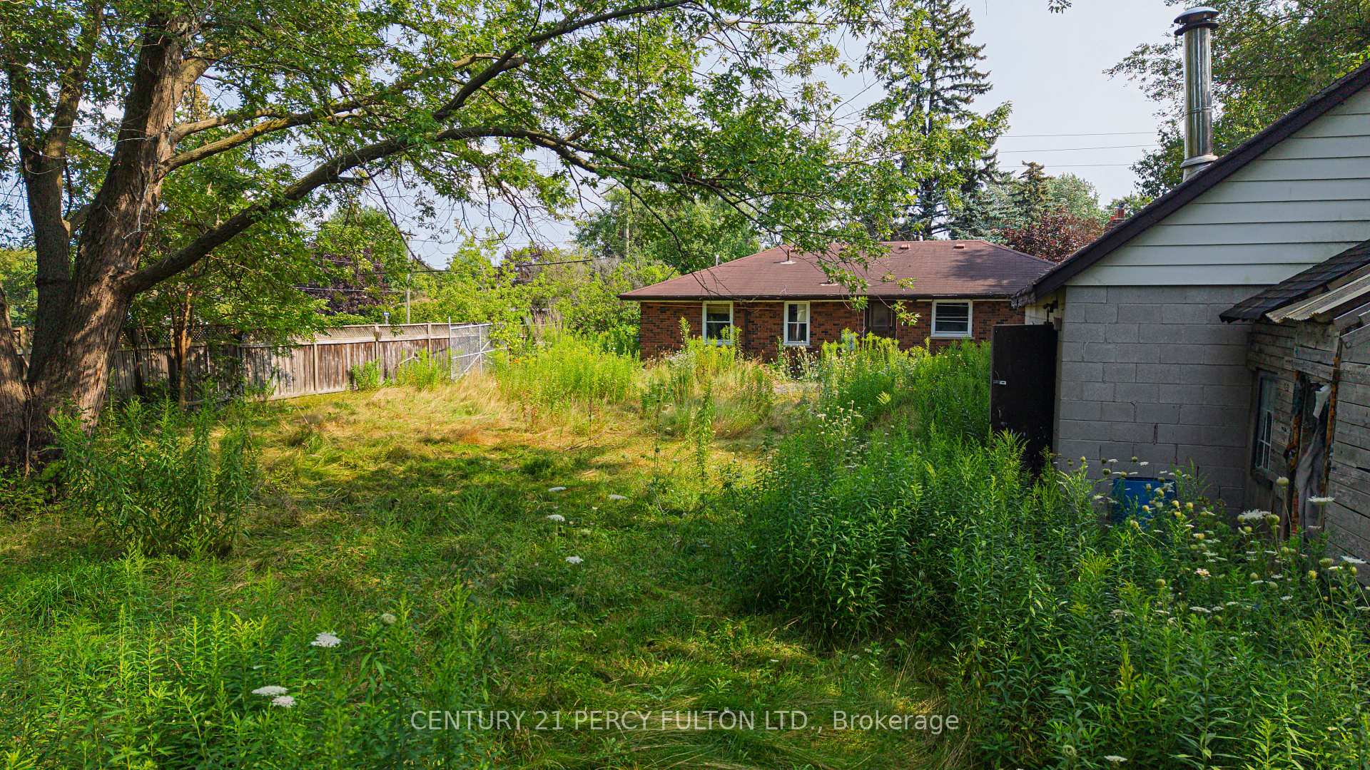 Photo 28 of 1910 Rossland Road E, Whitby, Rolling Acres — HOMEH