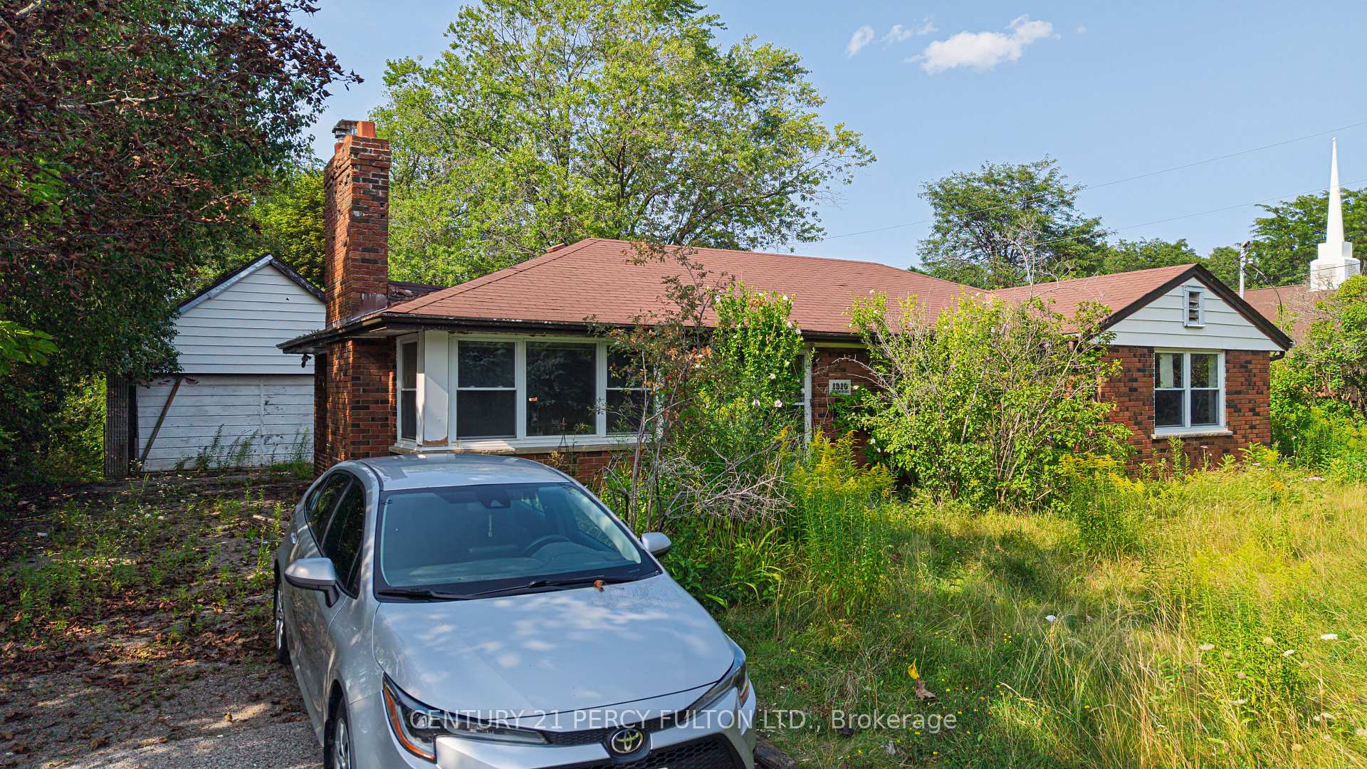 Photo 34 of 1910 Rossland Road E, Whitby, Rolling Acres — HOMEH