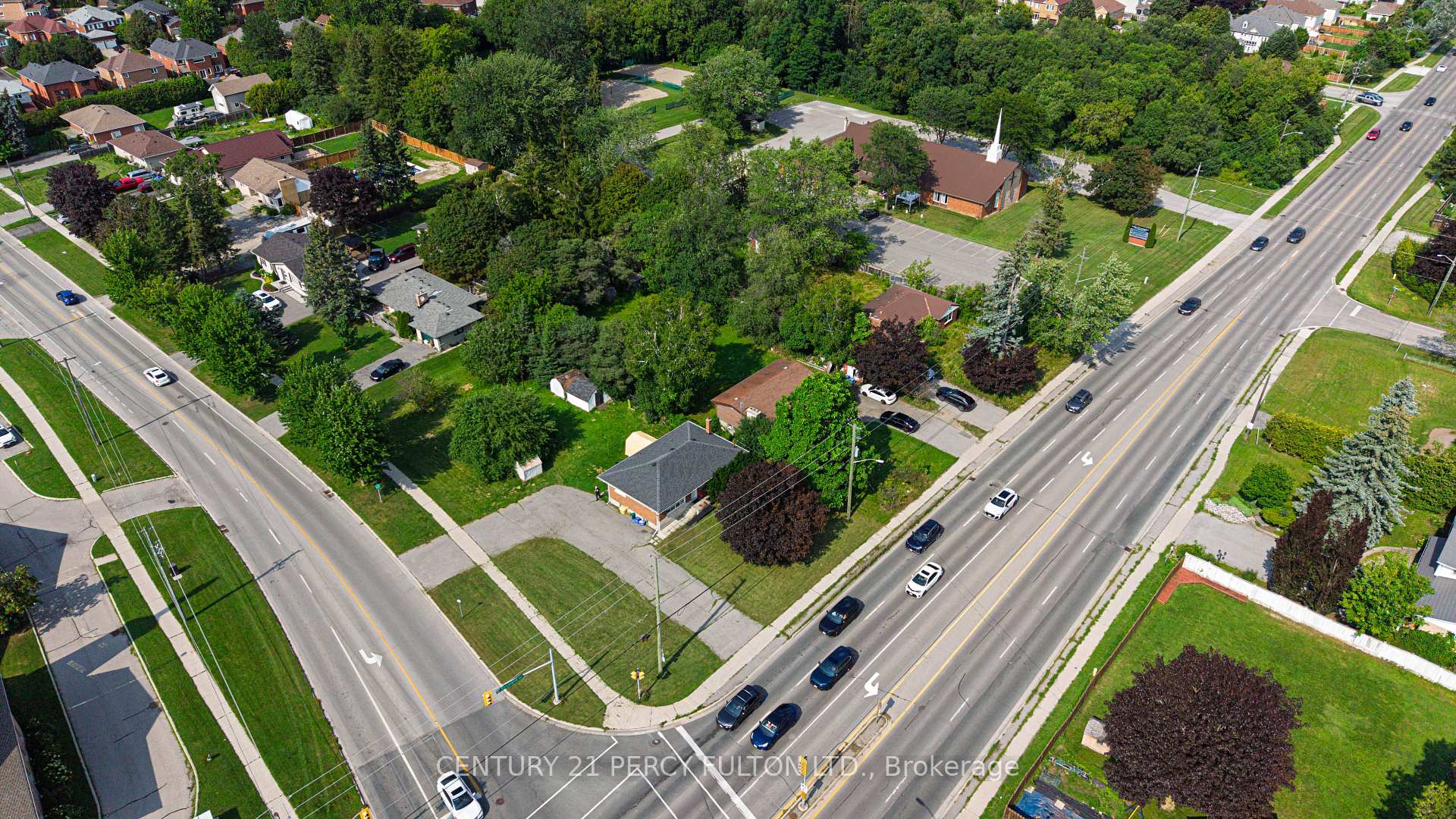 Photo 4 of 1906 Rossland Road E, Whitby, Rolling Acres — HOMEH