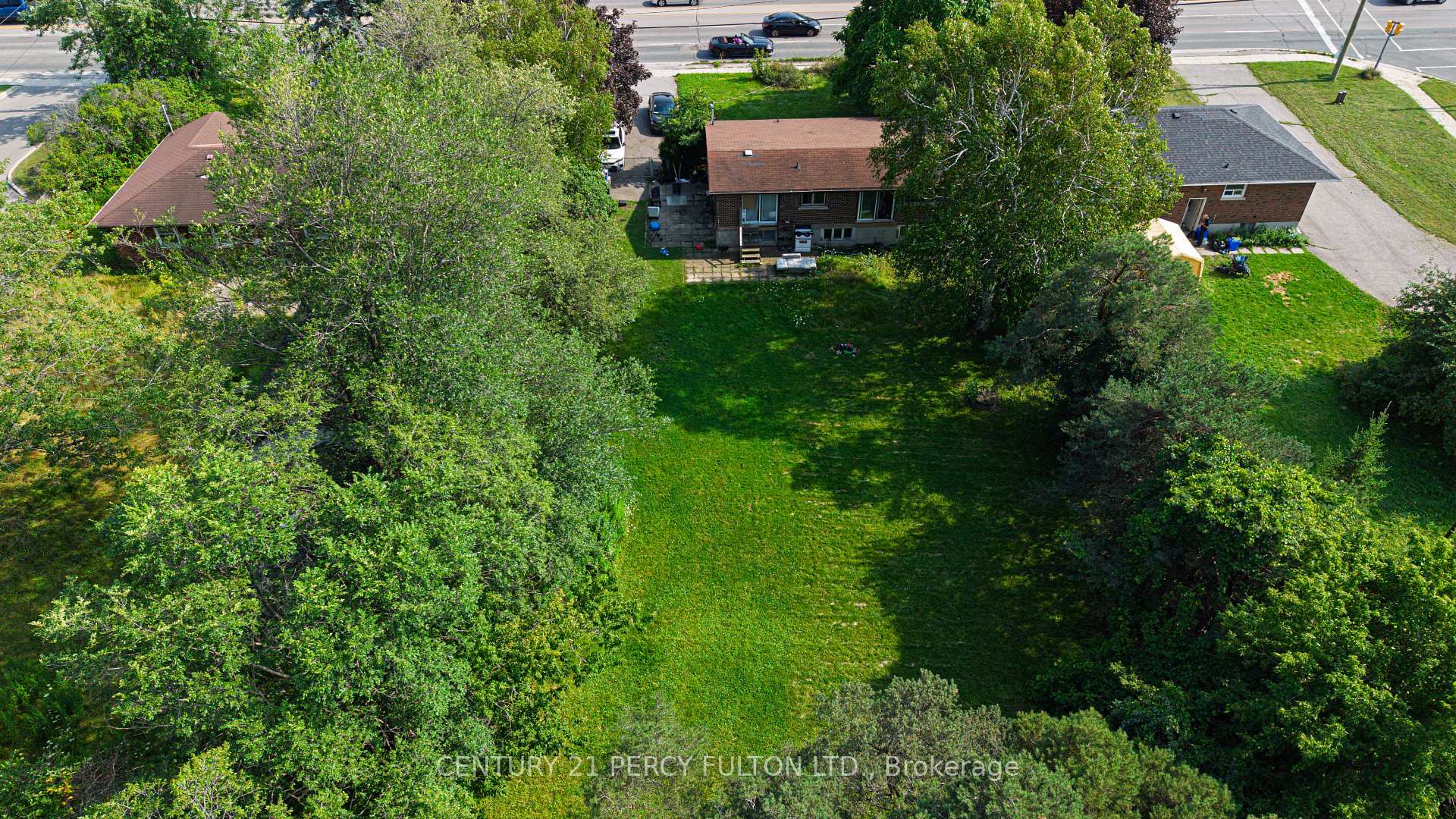 Photo 22 of 1906 Rossland Road E, Whitby, Rolling Acres — HOMEH