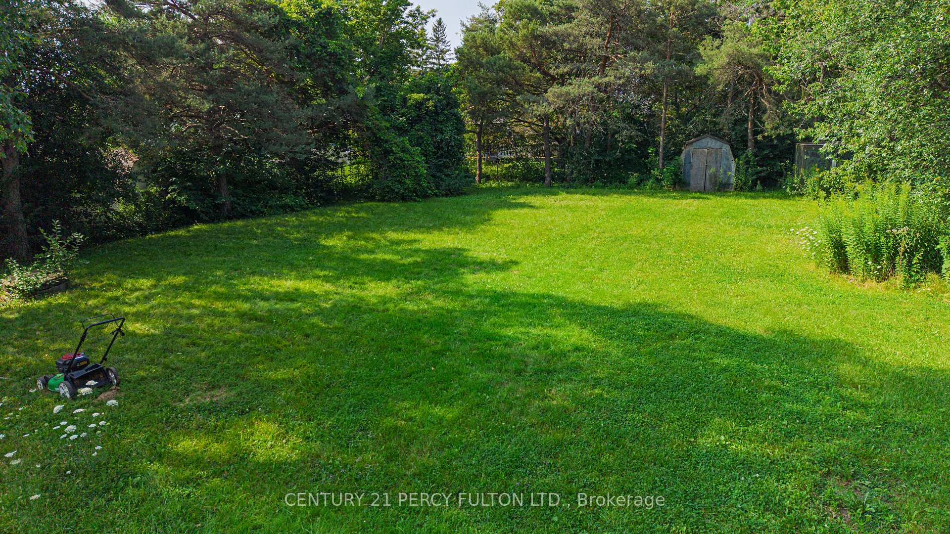 Photo 26 of 1906 Rossland Road E, Whitby, Rolling Acres — HOMEH