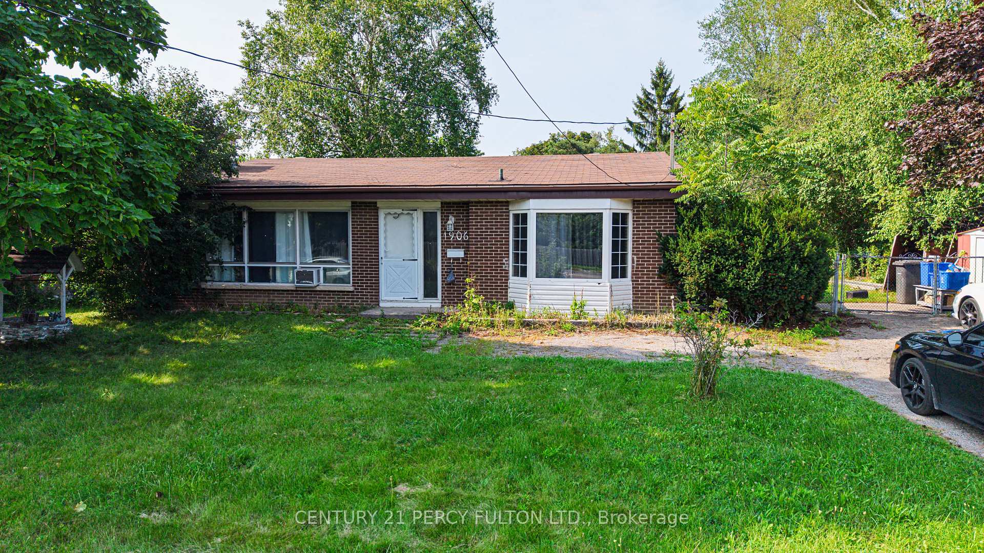 Photo 31 of 1906 Rossland Road E, Whitby, Rolling Acres — HOMEH
