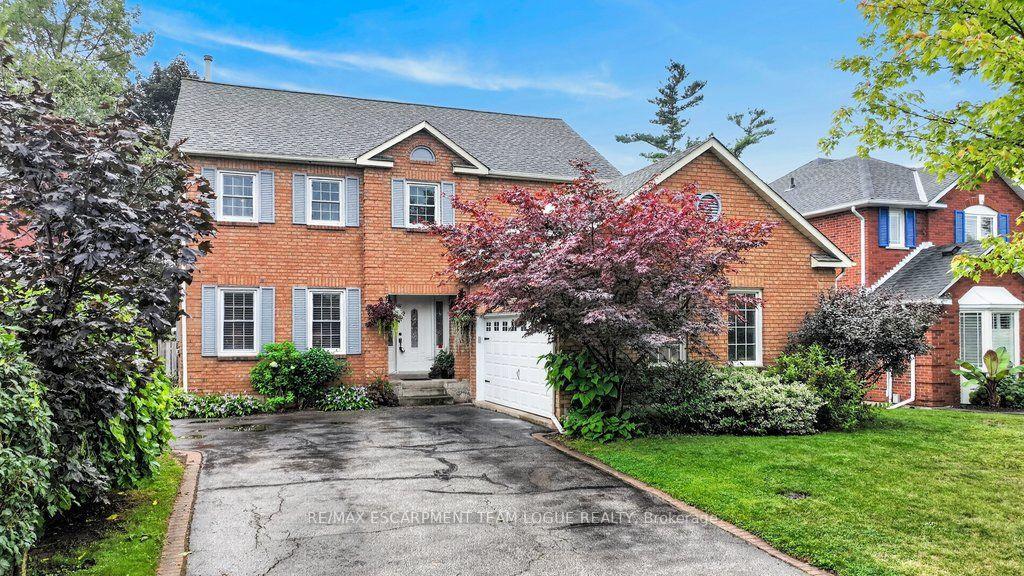 Photo 2 of 470 Delaney Court, Burlington, Shoreacres — HOMEH