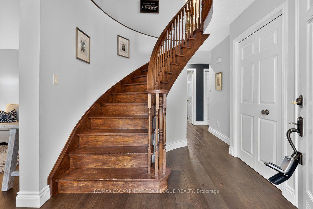 Photo 4 of 470 Delaney Court, Burlington, Shoreacres — HOMEH