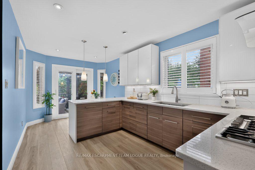 Photo 13 of 470 Delaney Court, Burlington, Shoreacres — HOMEH