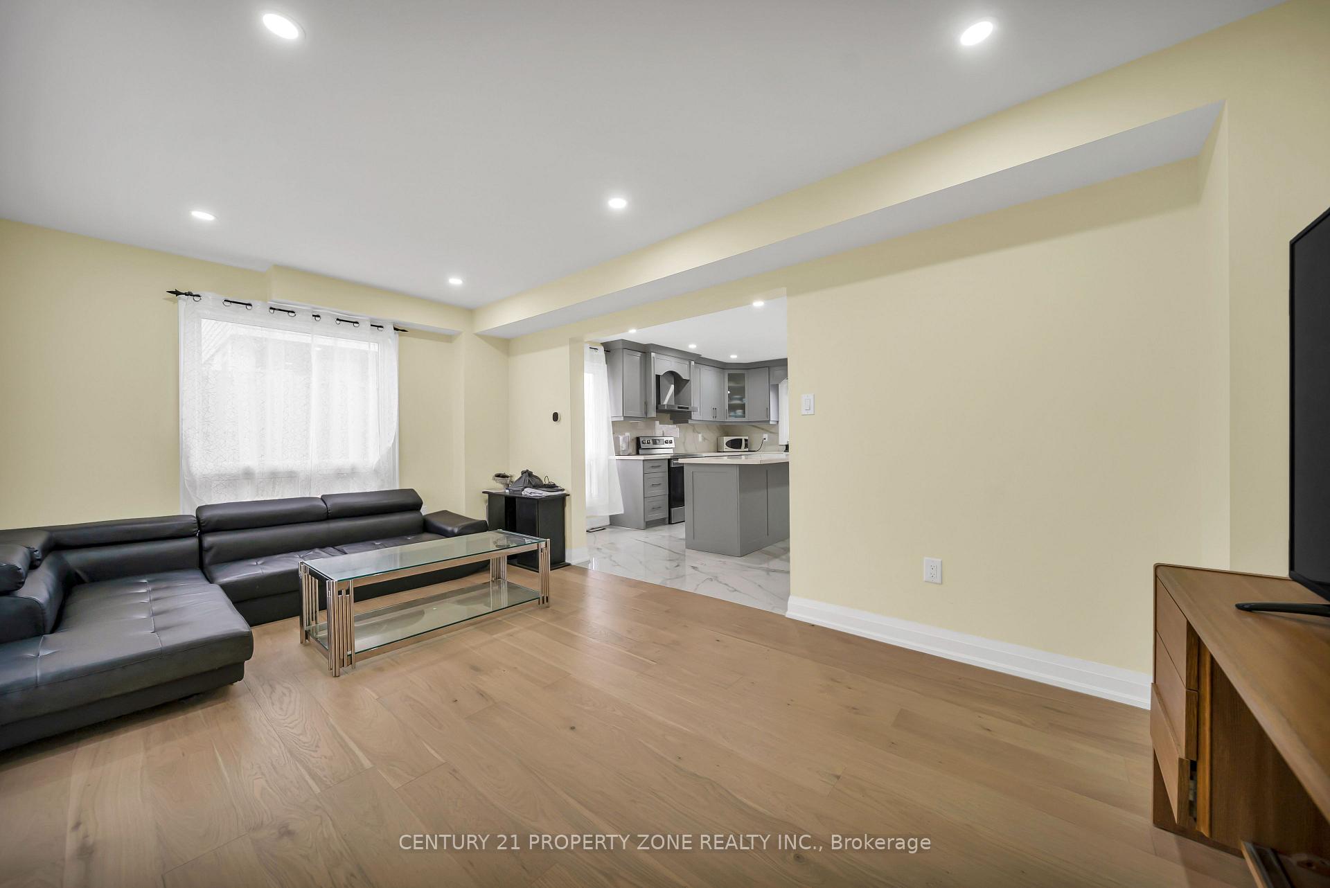 Photo 19 of 19 Horseshoe Court, Brampton, Central Park — HOMEH