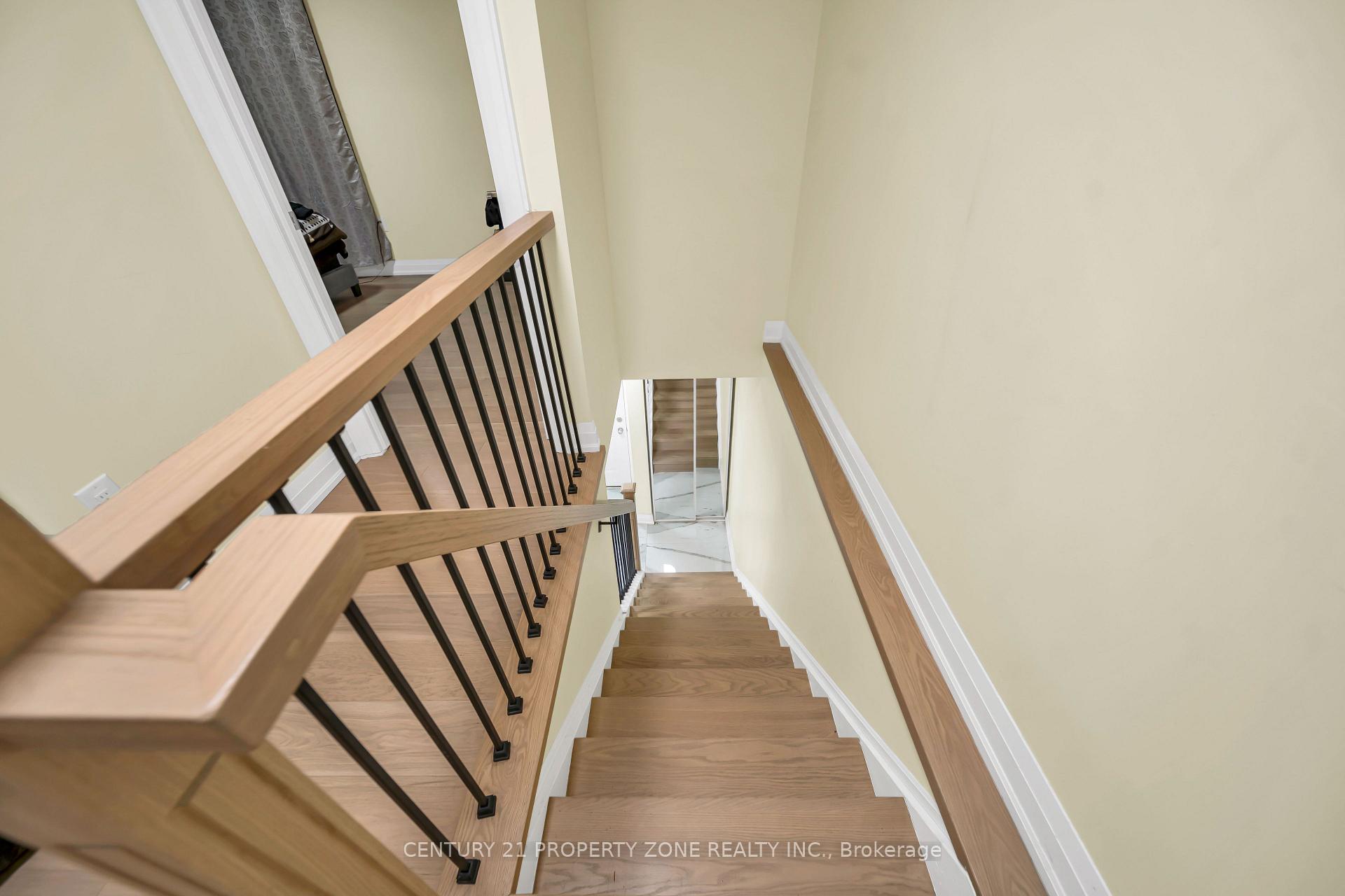 Photo 21 of 19 Horseshoe Court, Brampton, Central Park — HOMEH