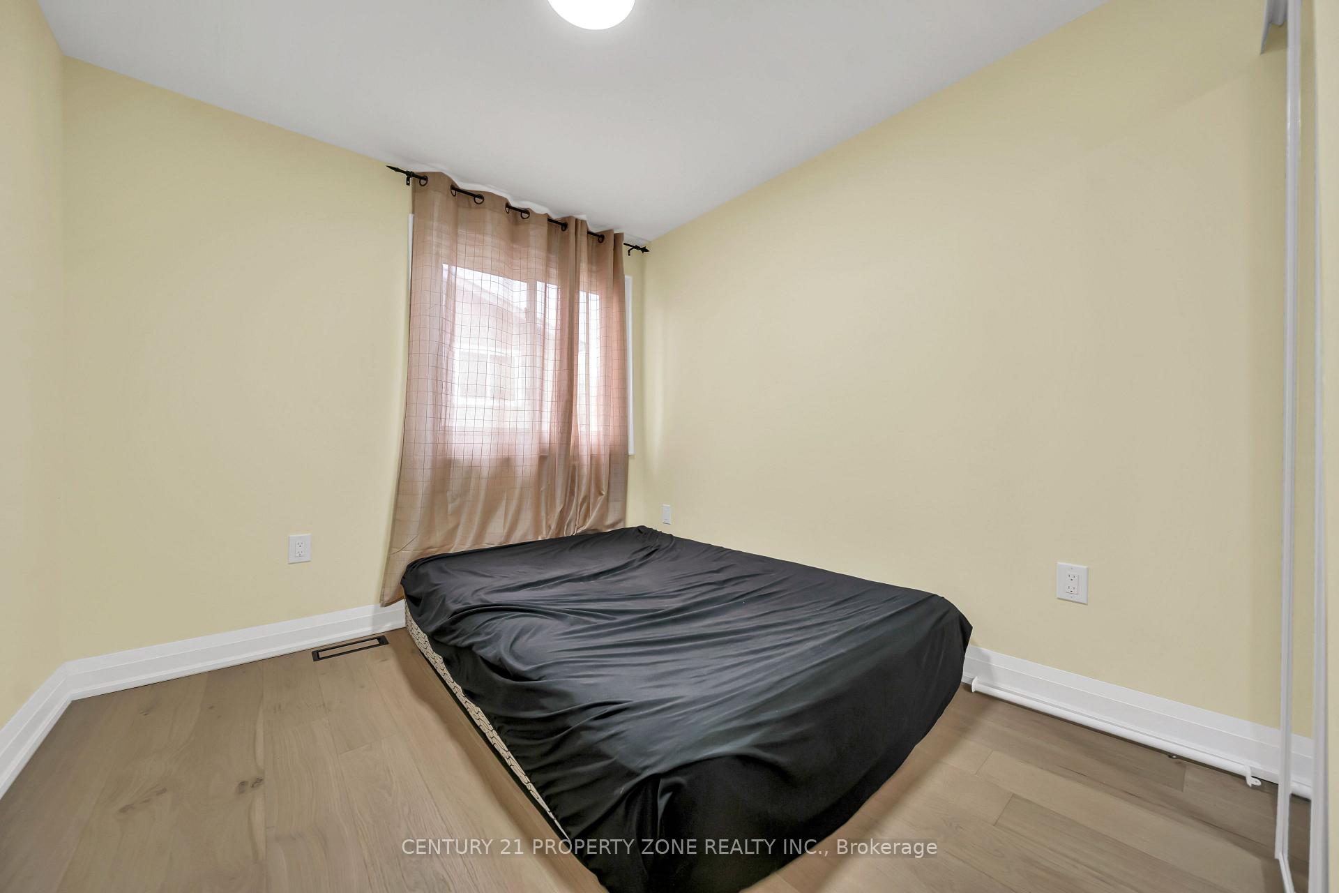Photo 25 of 19 Horseshoe Court, Brampton, Central Park — HOMEH