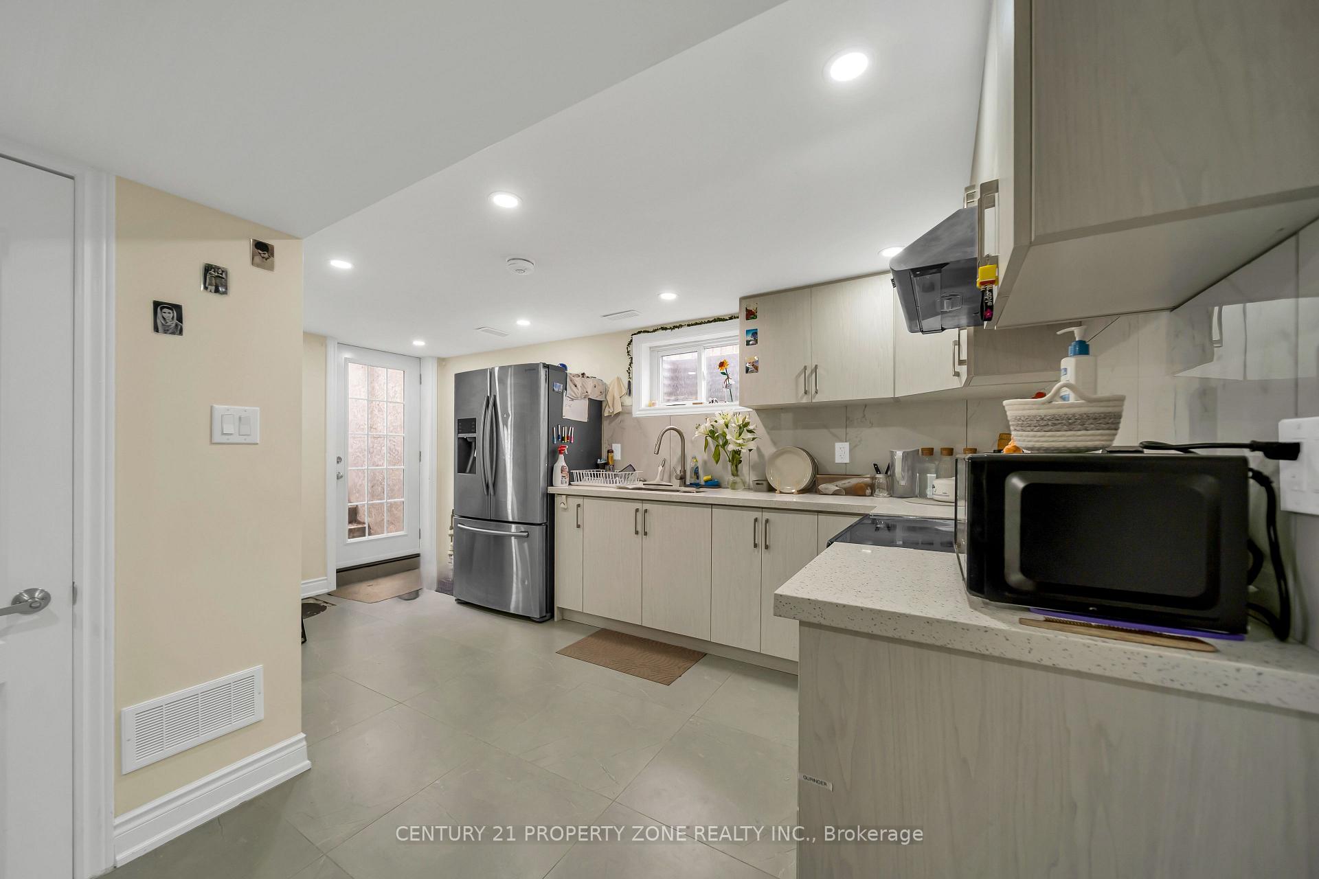Photo 34 of 19 Horseshoe Court, Brampton, Central Park — HOMEH