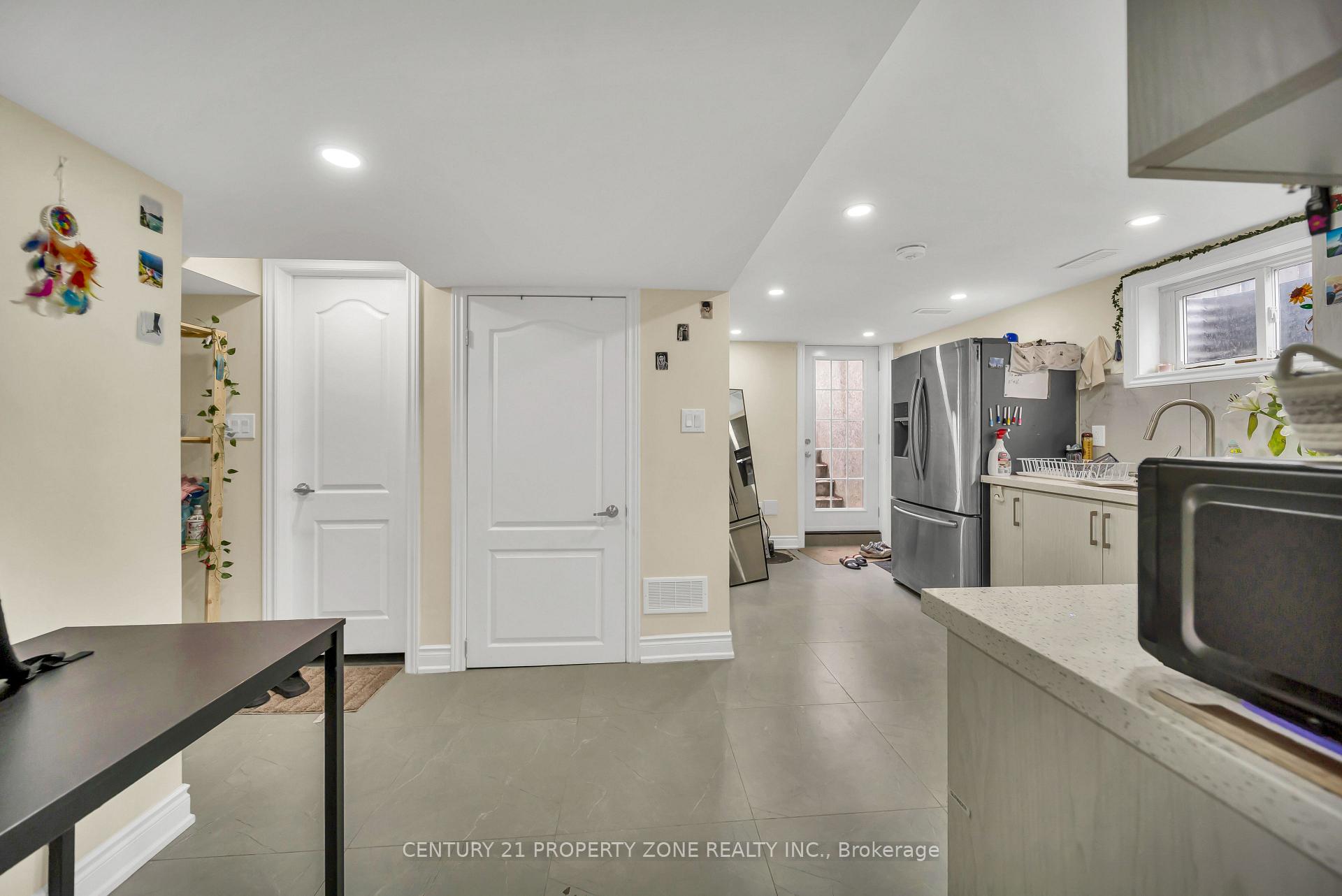 Photo 35 of 19 Horseshoe Court, Brampton, Central Park — HOMEH