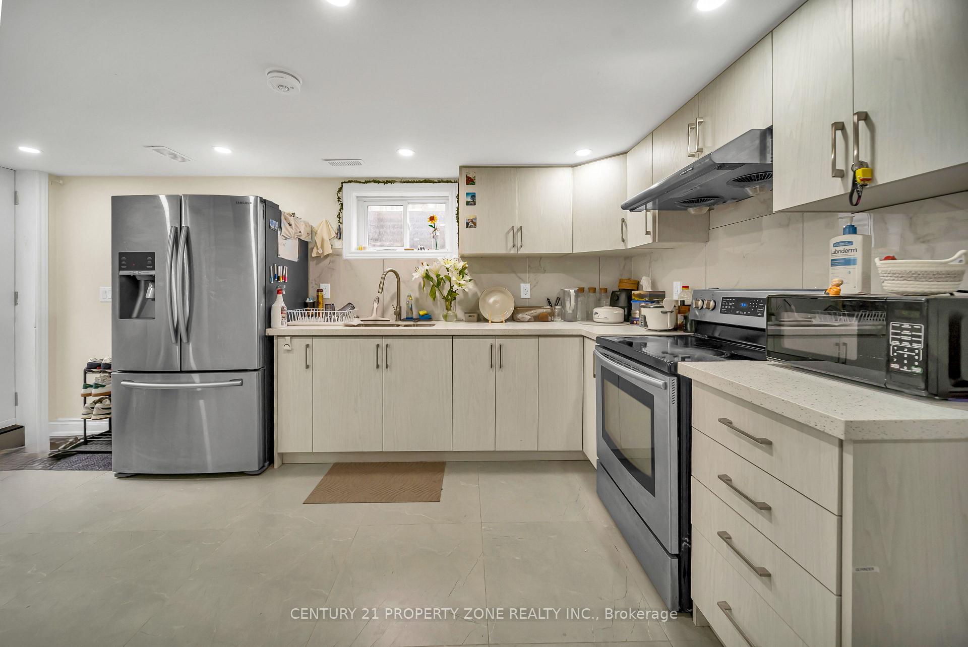 Photo 36 of 19 Horseshoe Court, Brampton, Central Park — HOMEH