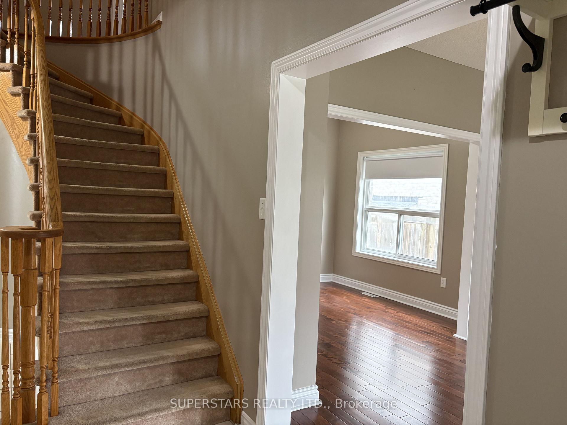 Photo 3 of 98 Joseph Crescent, Barrie, Painswick South — HOMEH